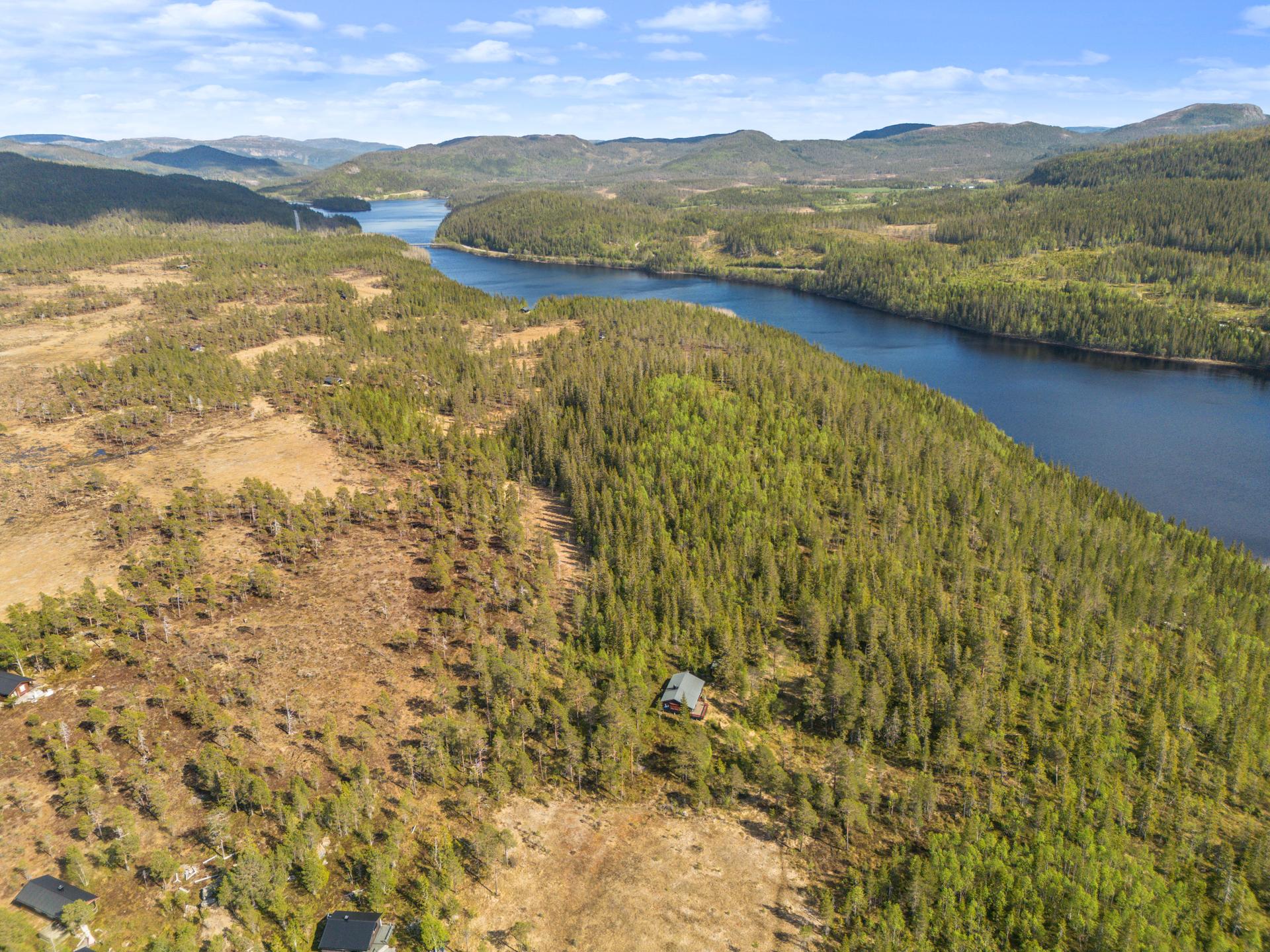 Trivelig fjellhytte med uthus og 3 soverom. God plass til familien!. Bilde nummer 2 av 3