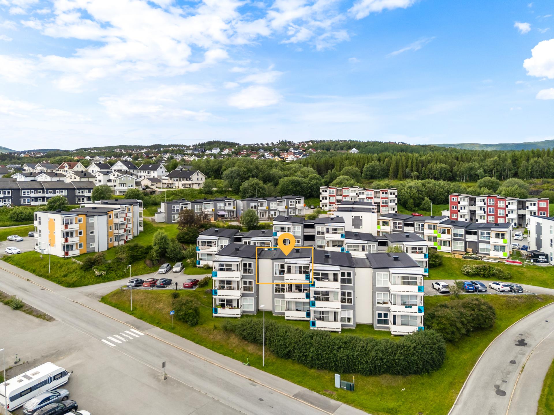 Rolig og barnevennlig område på Støver med nærhet til butikk, buss, skole, universitet, turterreng m.m.. Bilde nummer 2 av 3
