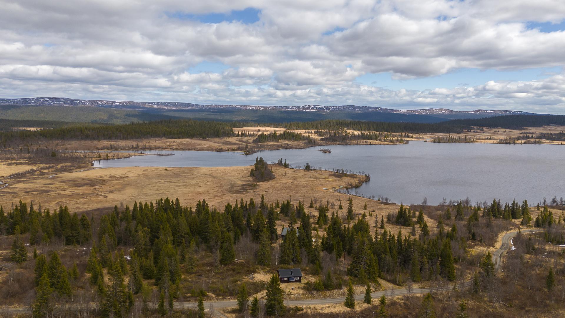 Dronefoto av området. . Bilde nummer 3 av 3