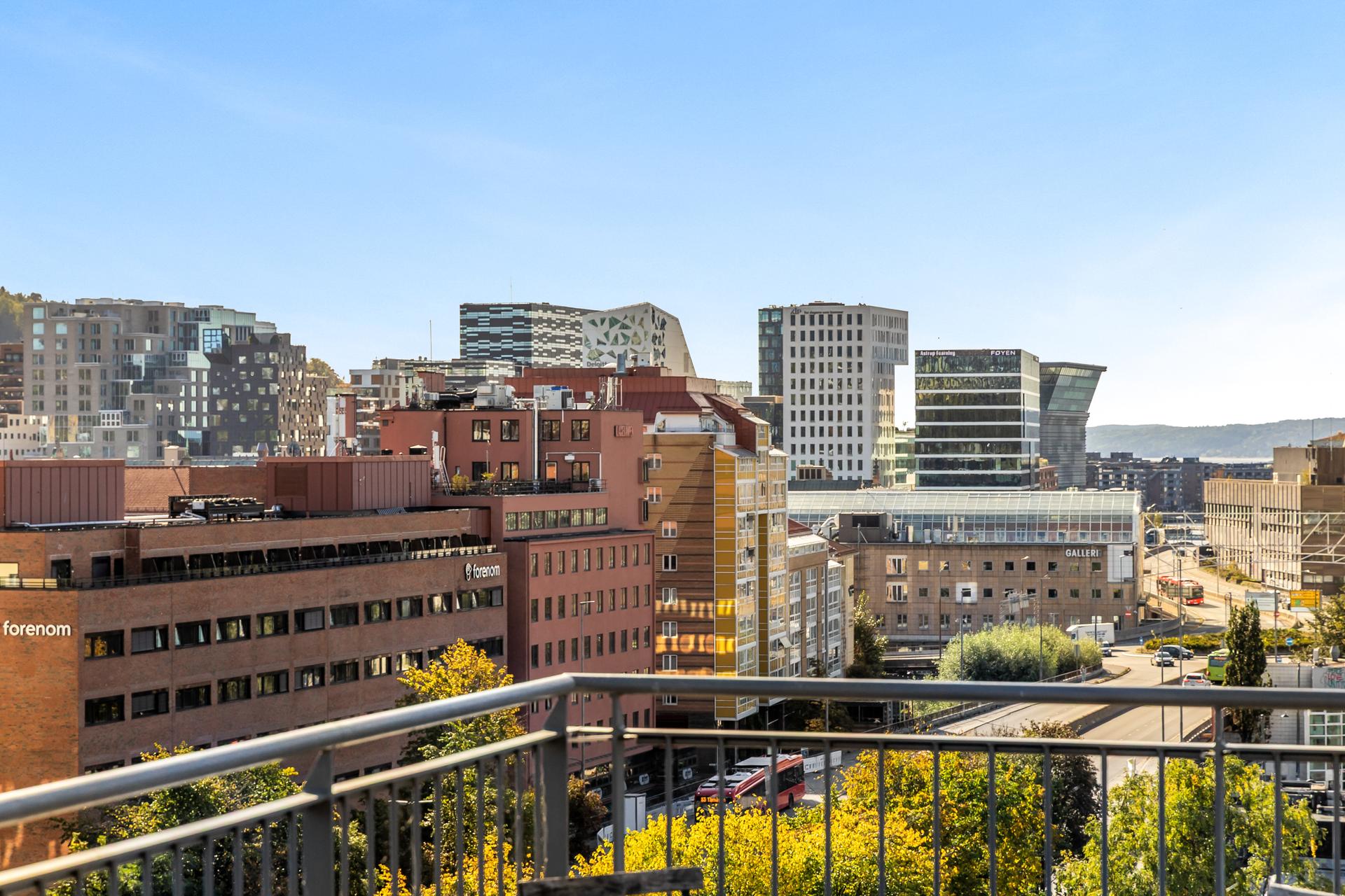 Fra den felles takterrassen har du nydelig panoramautsikt mot Barcode og sentrum. . Bilde nummer 3 av 3