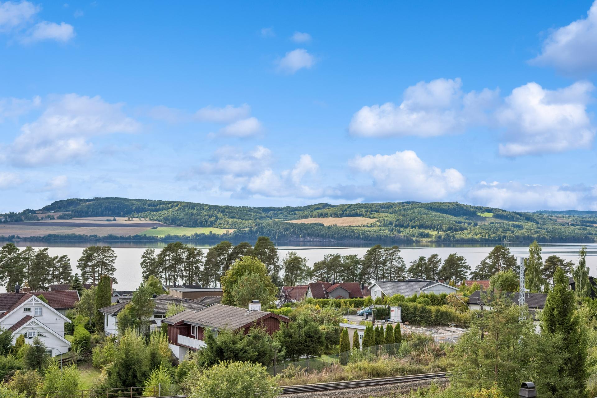 Utsikt fra den ledige leiligheten E403. Bilde nummer 2 av 3