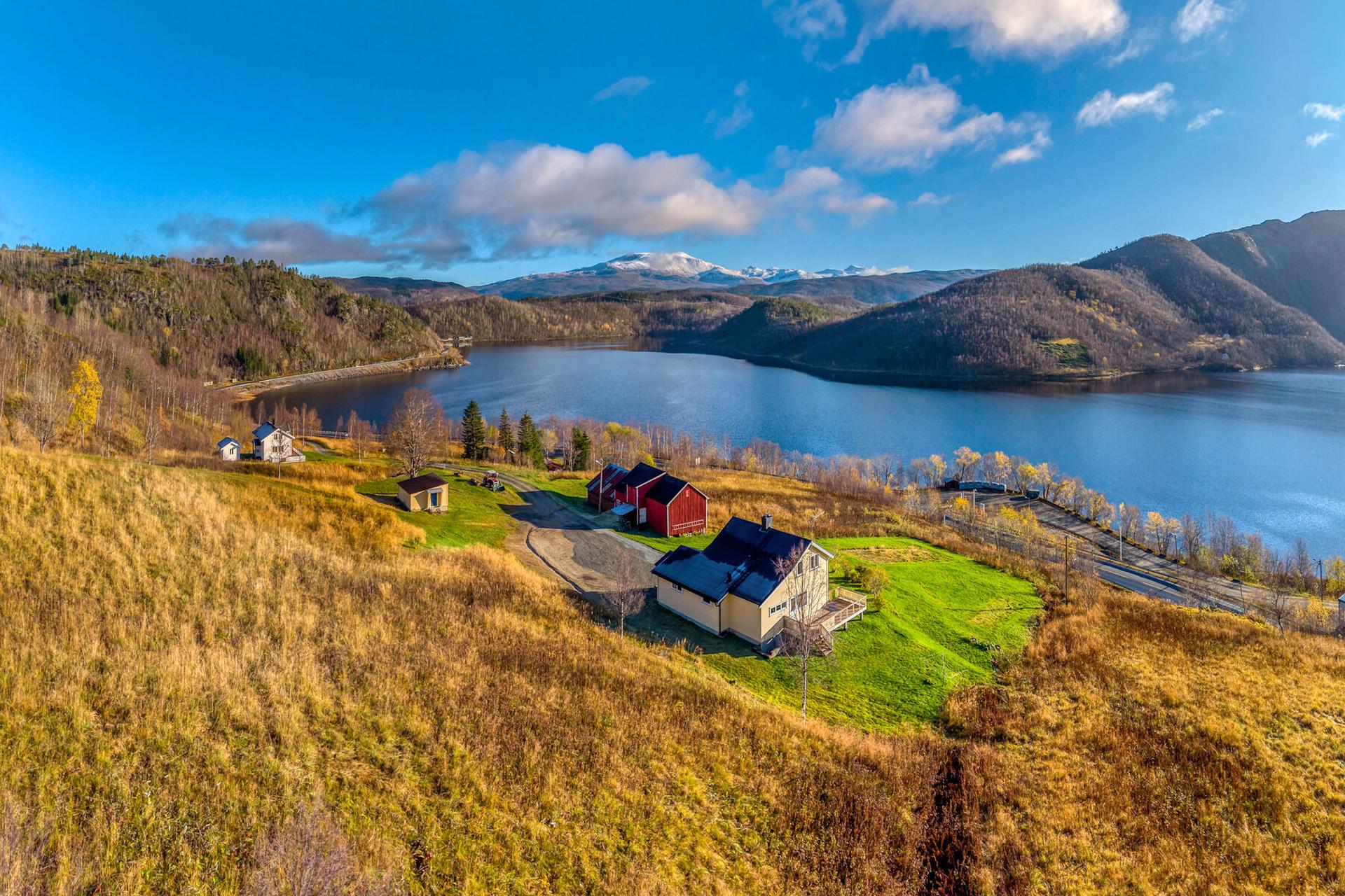 Velkommen til Vassli-E6 341! Foto: Kalla Punsvik.. Bilde nummer 1 av 3