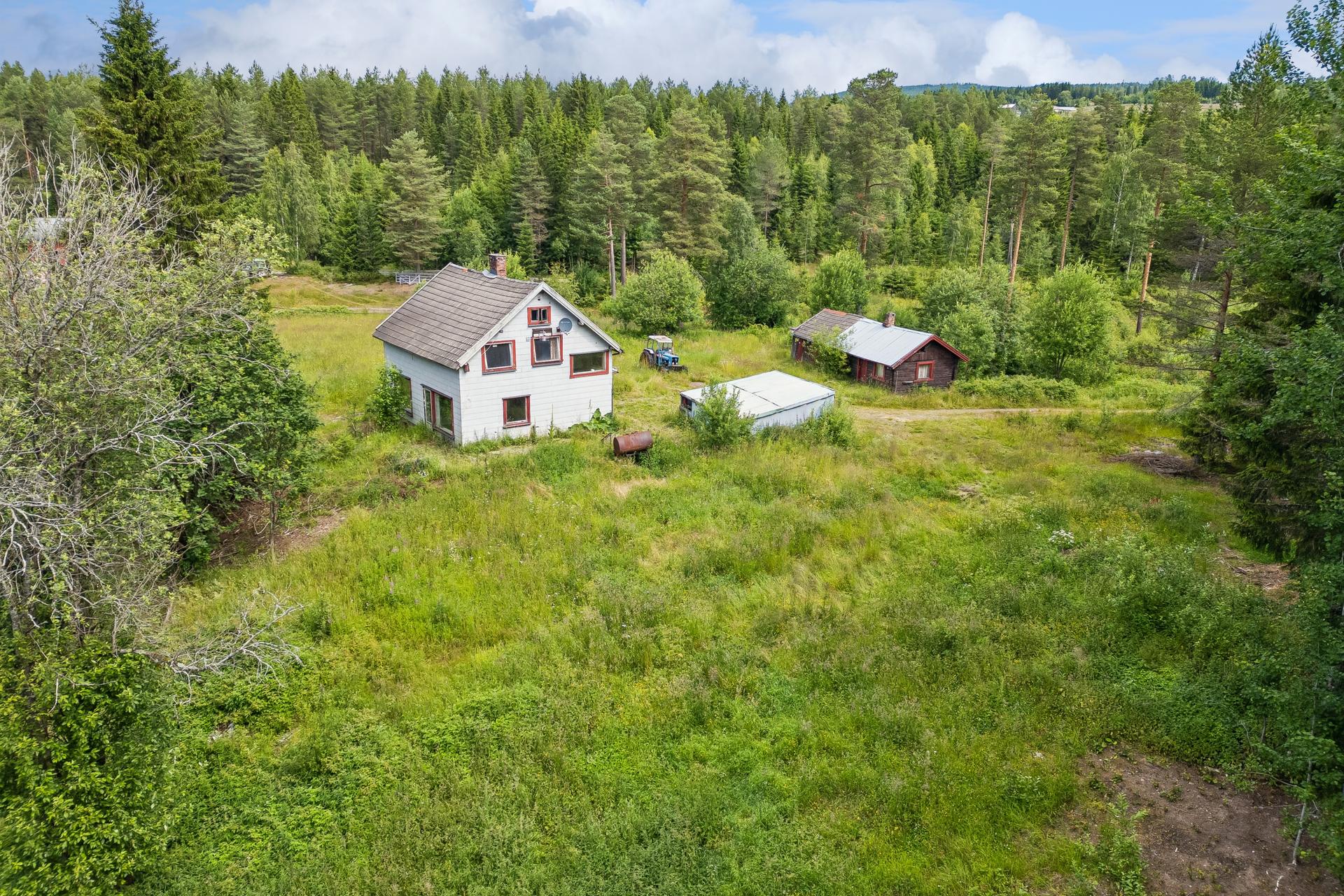 Landeiendom på 5,5 daa med stort utviklingspotensial i et åpent kulturlandskap.. Bilde nummer 2 av 3