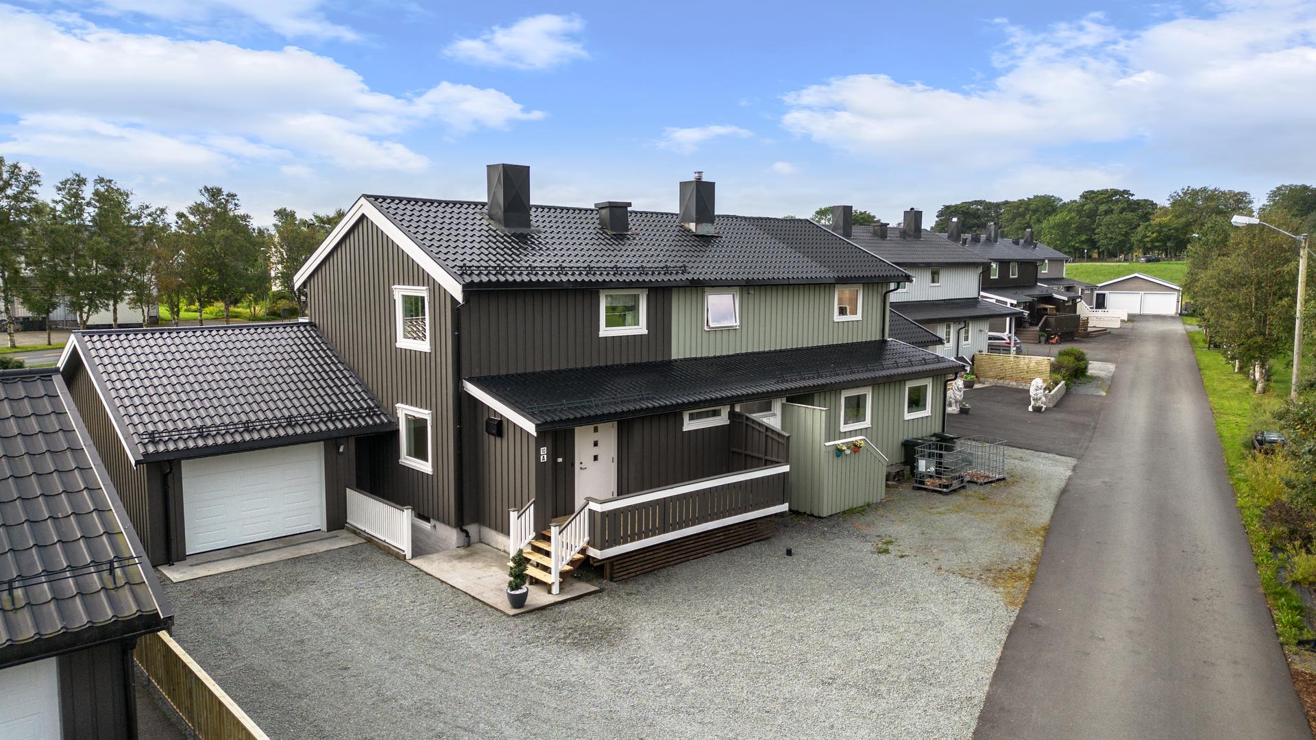 Velkommen til Bostadveien 10 A! Foto: IMG foto ved Ingunn Grøntvedt. Bilde nummer 1 av 3