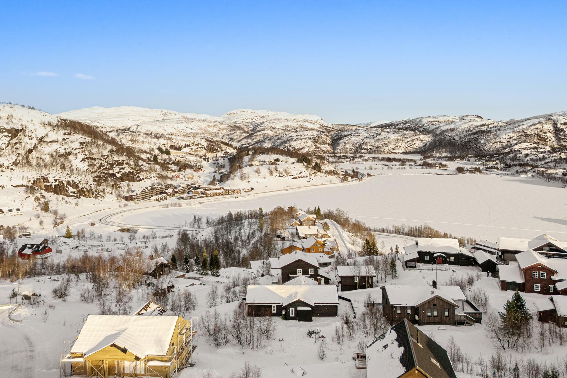 Sentralt på Sinnes + flott utsikt - her er du nær det meste som skiløyper, skitrekk, butikk, restaurant +++. Bilde nummer 3 av 3