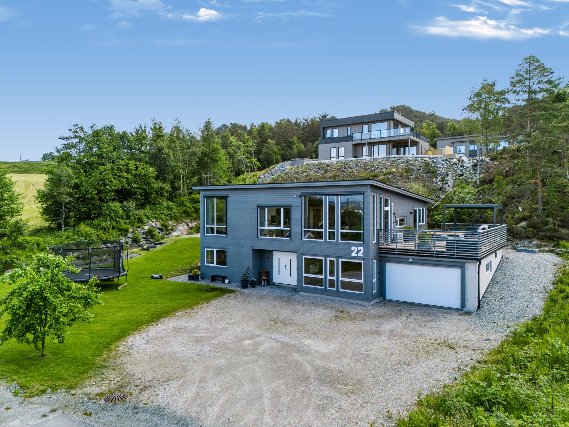 Velkommen til Olderdalsvegen 22. Foto: Studiovest. Bilde nummer 1 av 3