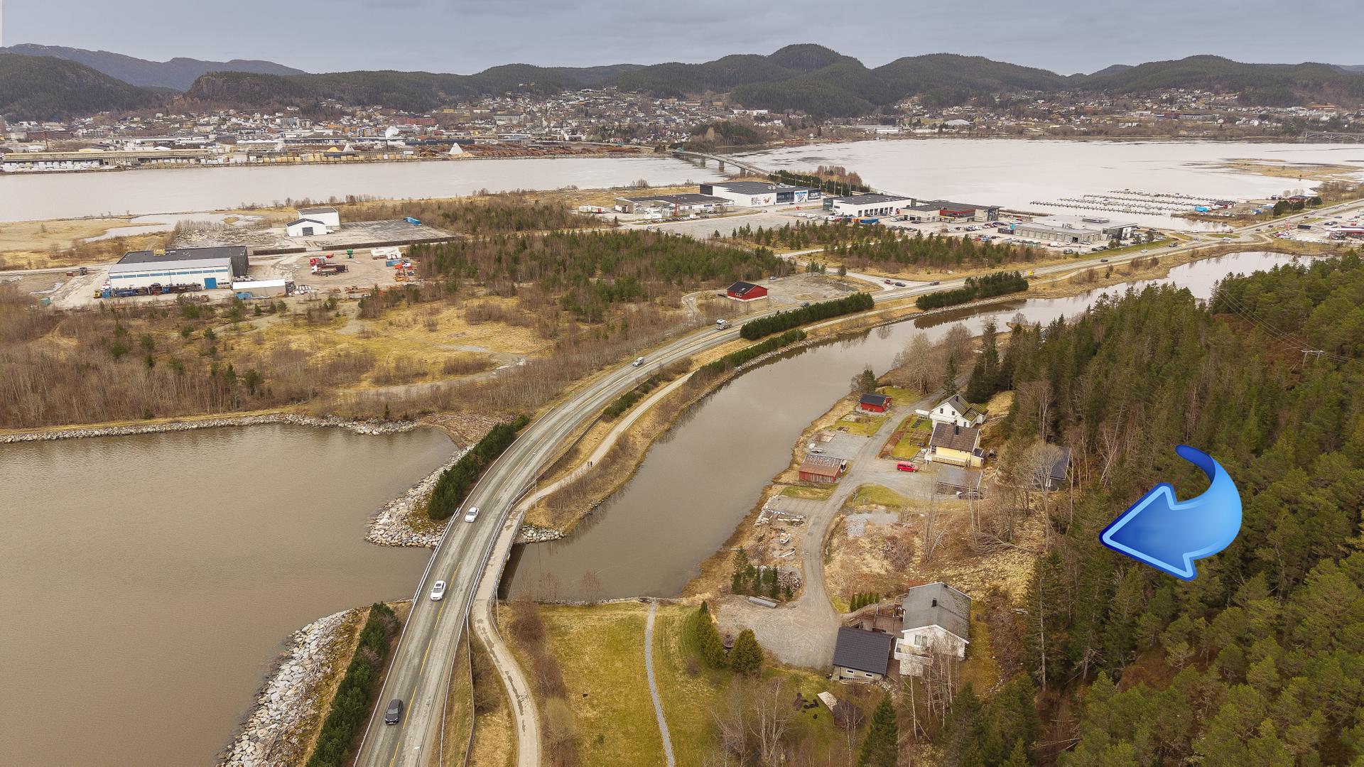Stor boligtomt ved Hammarsvevegen på Spillum presenteres for salg!. Bilde nummer 1 av 3