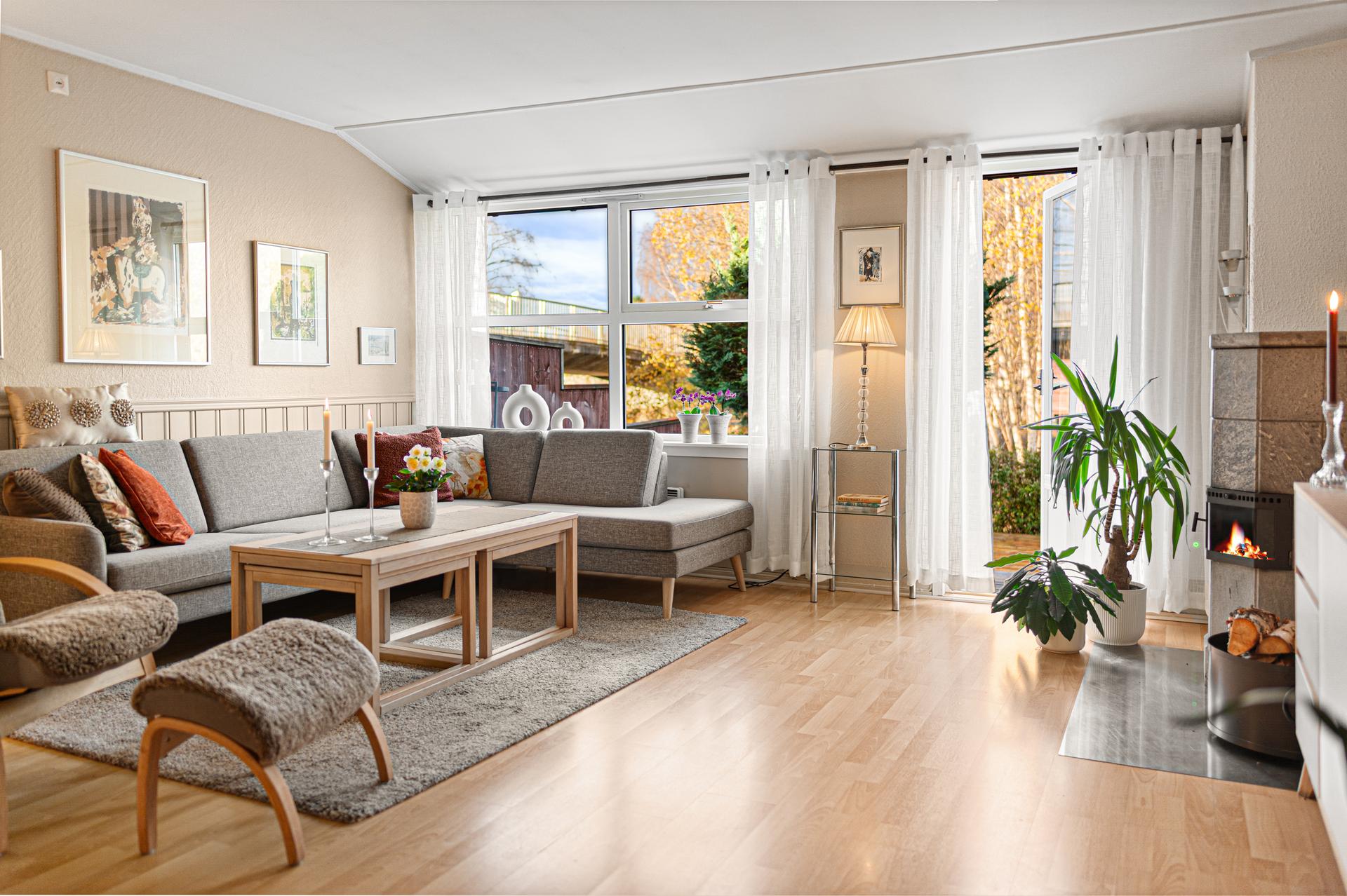 Flott rekkehus med en solrik og fin beliggenhet i feltet.. Bilde nummer 3 av 3