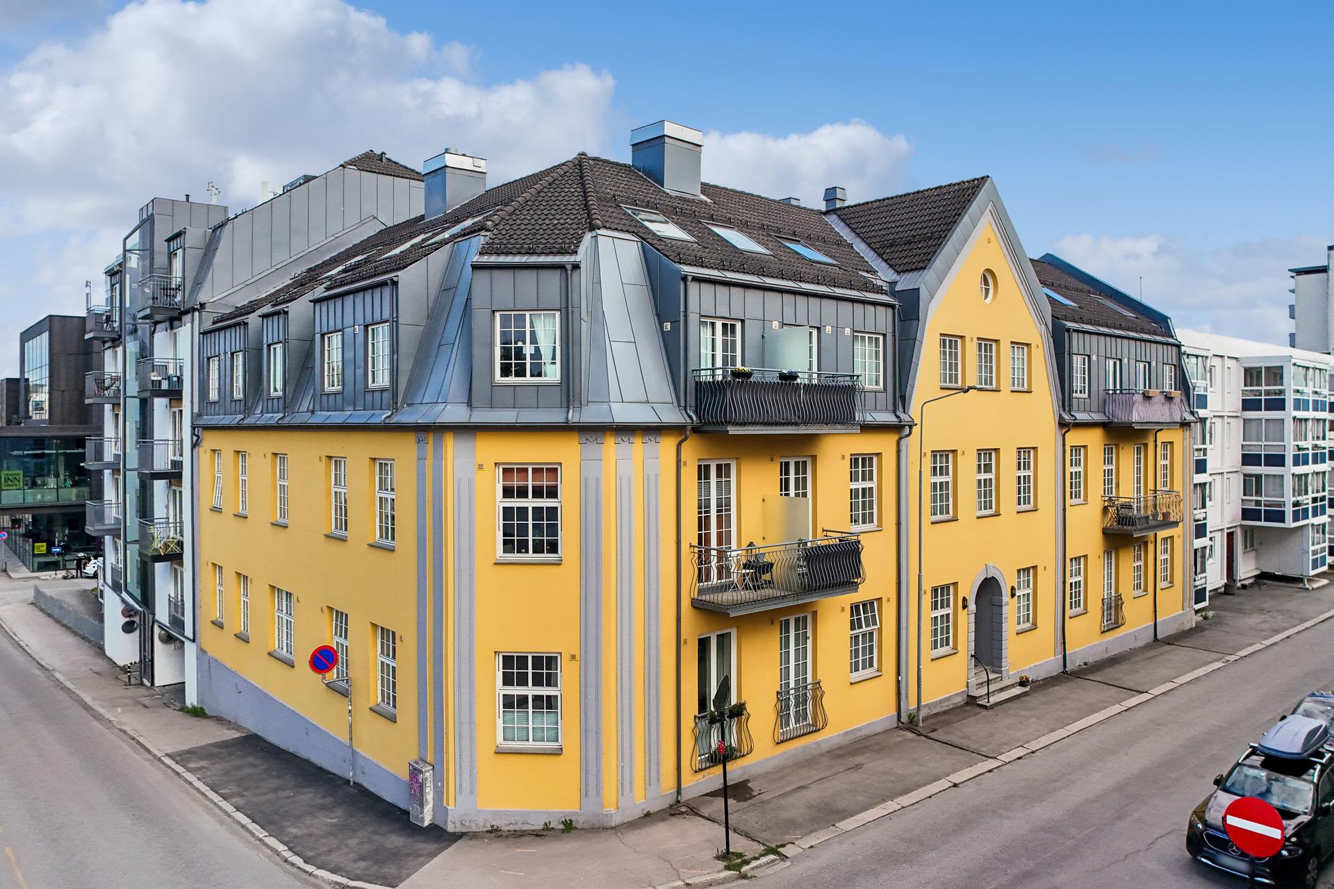 Tiltalende selveierleilighet i klassisk bygård fra 1919/2002 med få minutters gange til sentrum. Bilde nummer 3 av 3