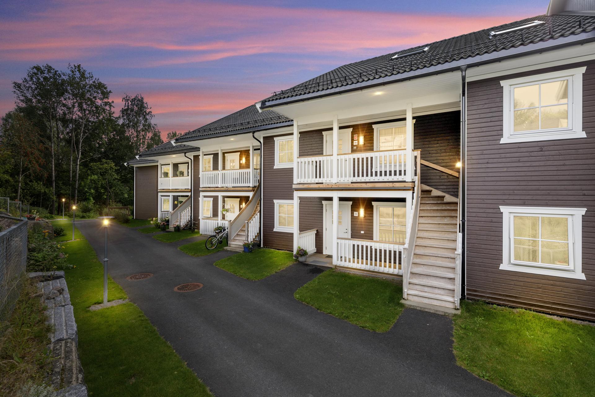 Velkommen til Øvre Hellerudhaugen 60! Foto: Shuttr Foto. . Bilde nummer 1 av 3