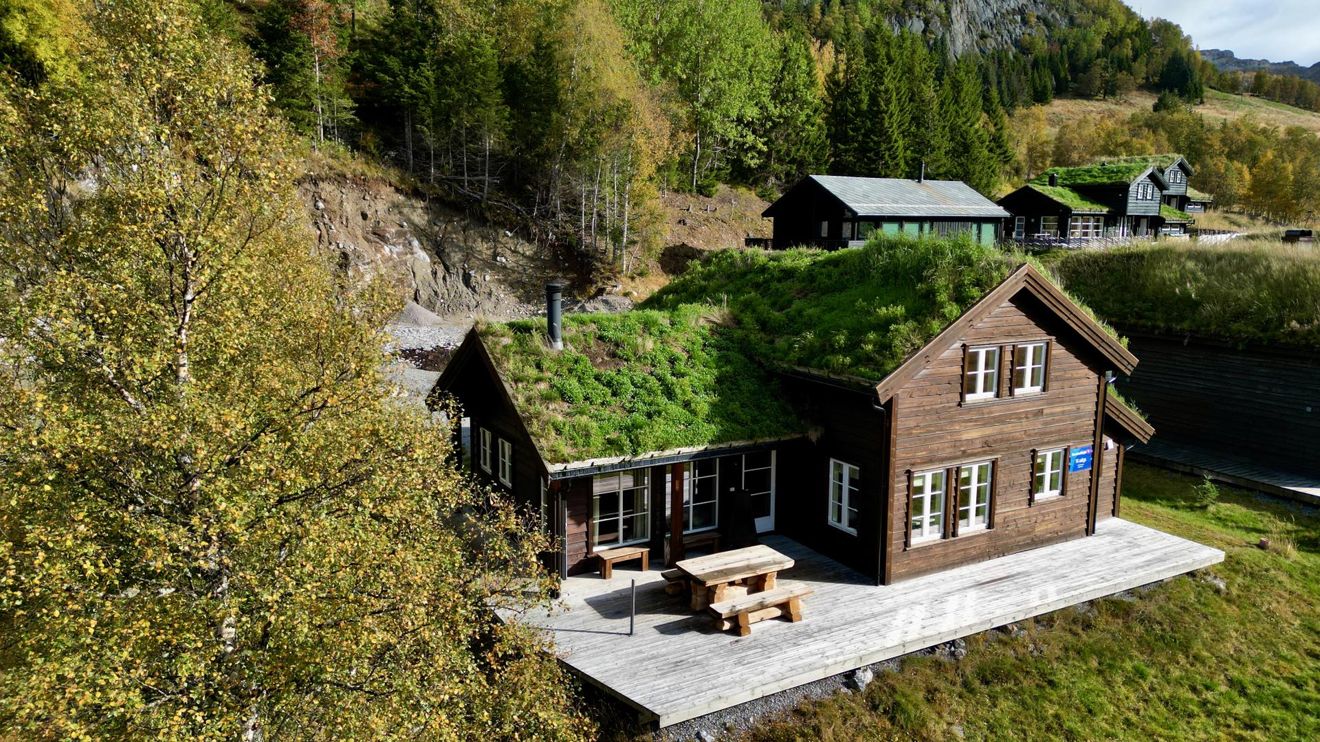 EiendomsMegler1 v/Torill Kalsaas presenterer Bjørkåker 15 i Suleskard. Bilde nummer 1 av 3