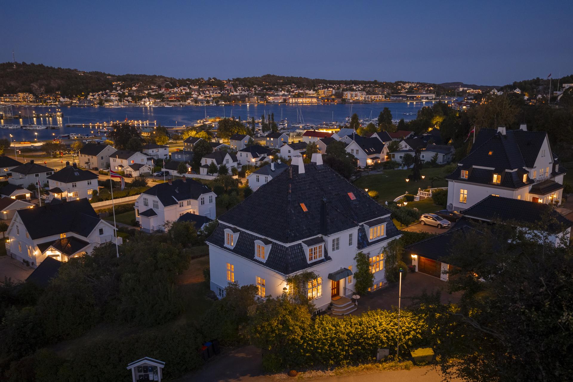 Fotograf: Thomas Larsen og  Nils Kavlie-Borge. Bilde nummer 1 av 3