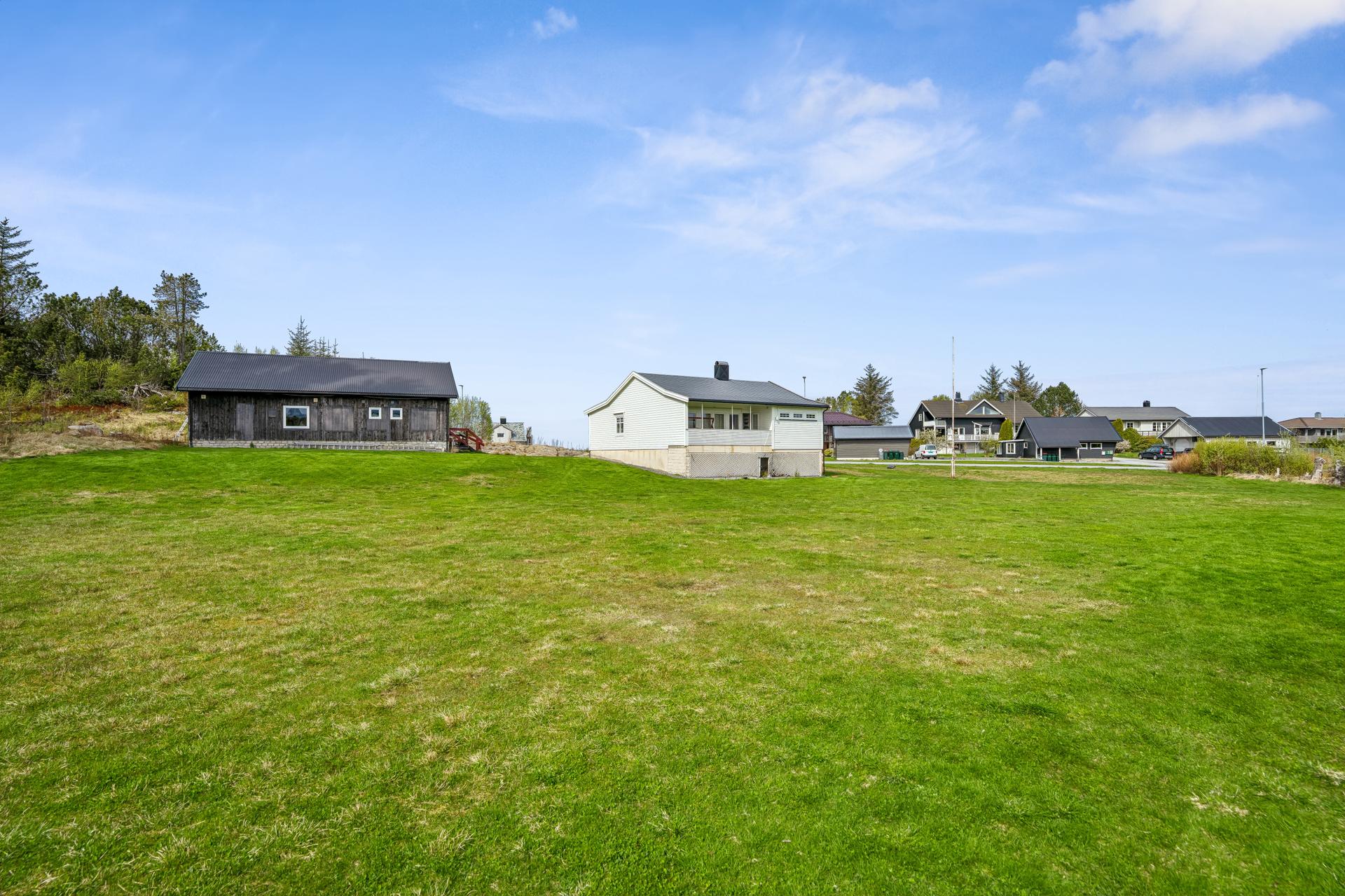 Pent opparbeidet uteområde. Bilde nummer 3 av 3