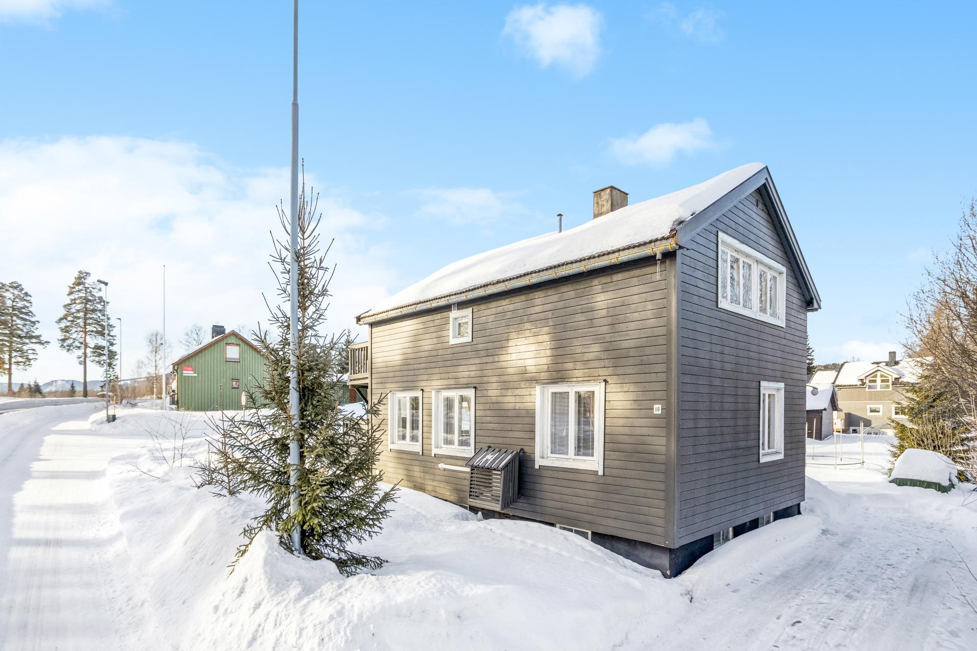 Tre av ytterveggene ble etterisolert i 2014. Bilde nummer 3 av 3