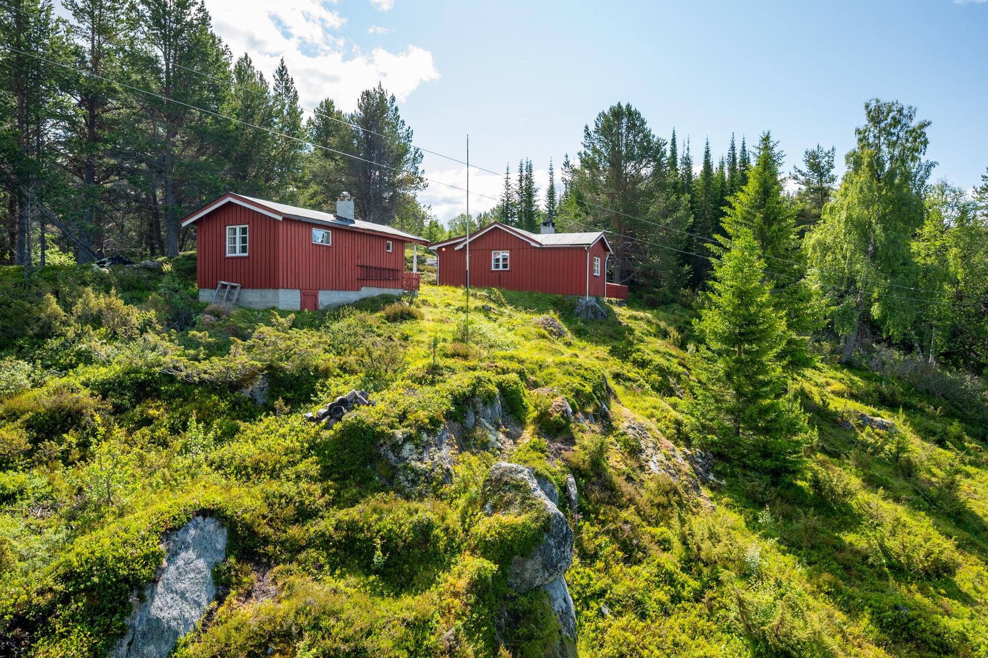 Eiendommen er på litt over 2 mål, og har naturtomt. . Bilde nummer 3 av 3