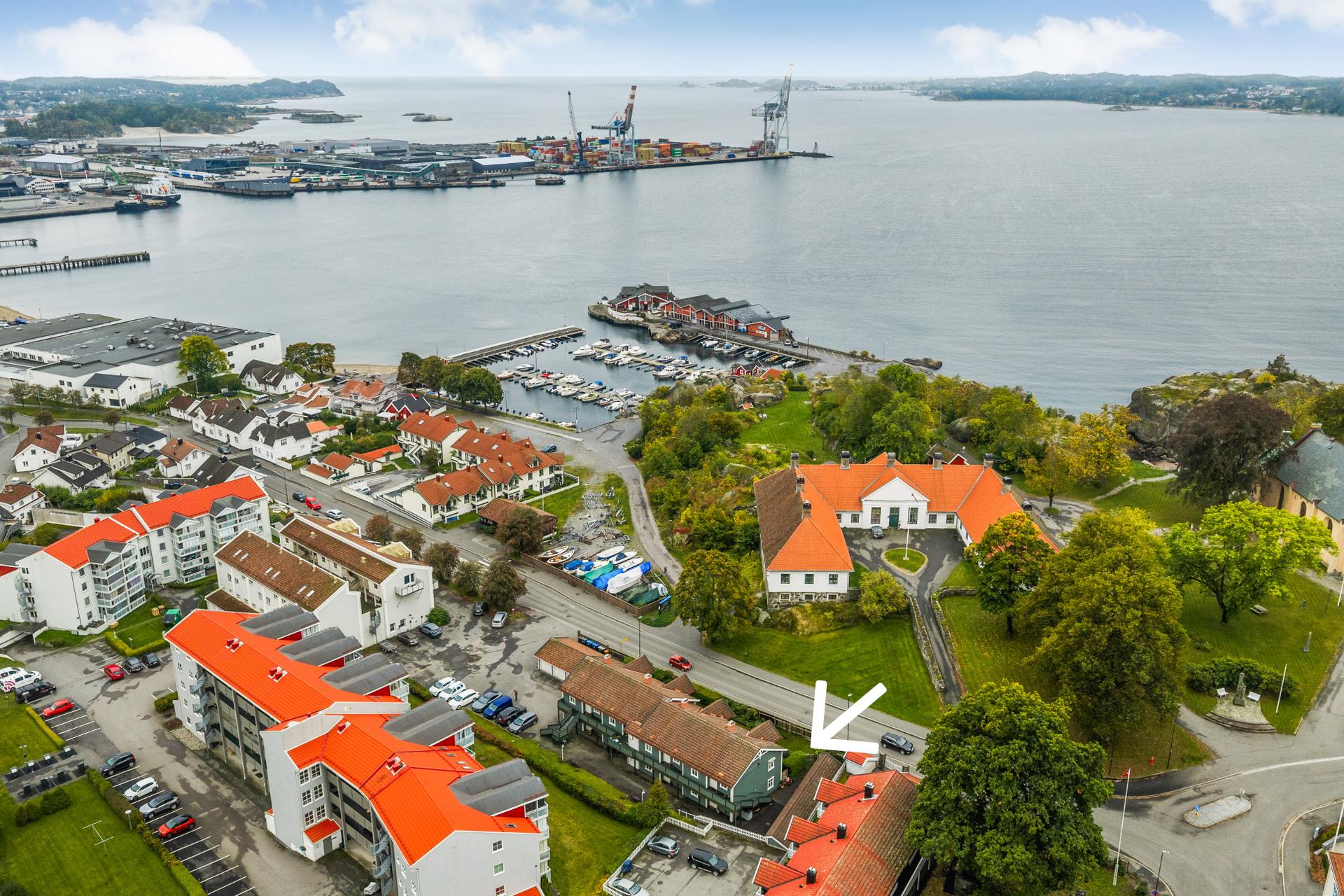 Beliggenhet på historiske Tollerodden med kort vei til strender, sentrum og Larvik stasjon.. Bilde nummer 3 av 3