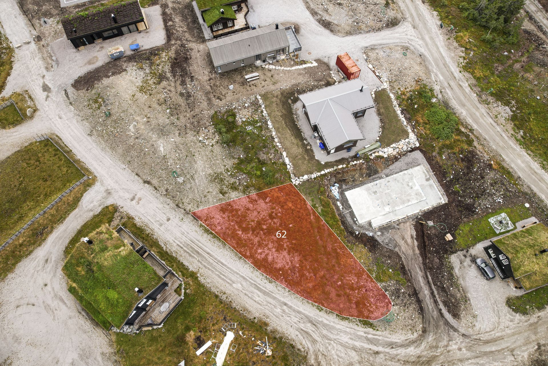 På vinteren har området oppkjørte skiløyper og Skisenteret tilbyr to heiser og fem nedfarter - her er det terrengpark, barnebakke og lysløype. . Bilde nummer 3 av 3