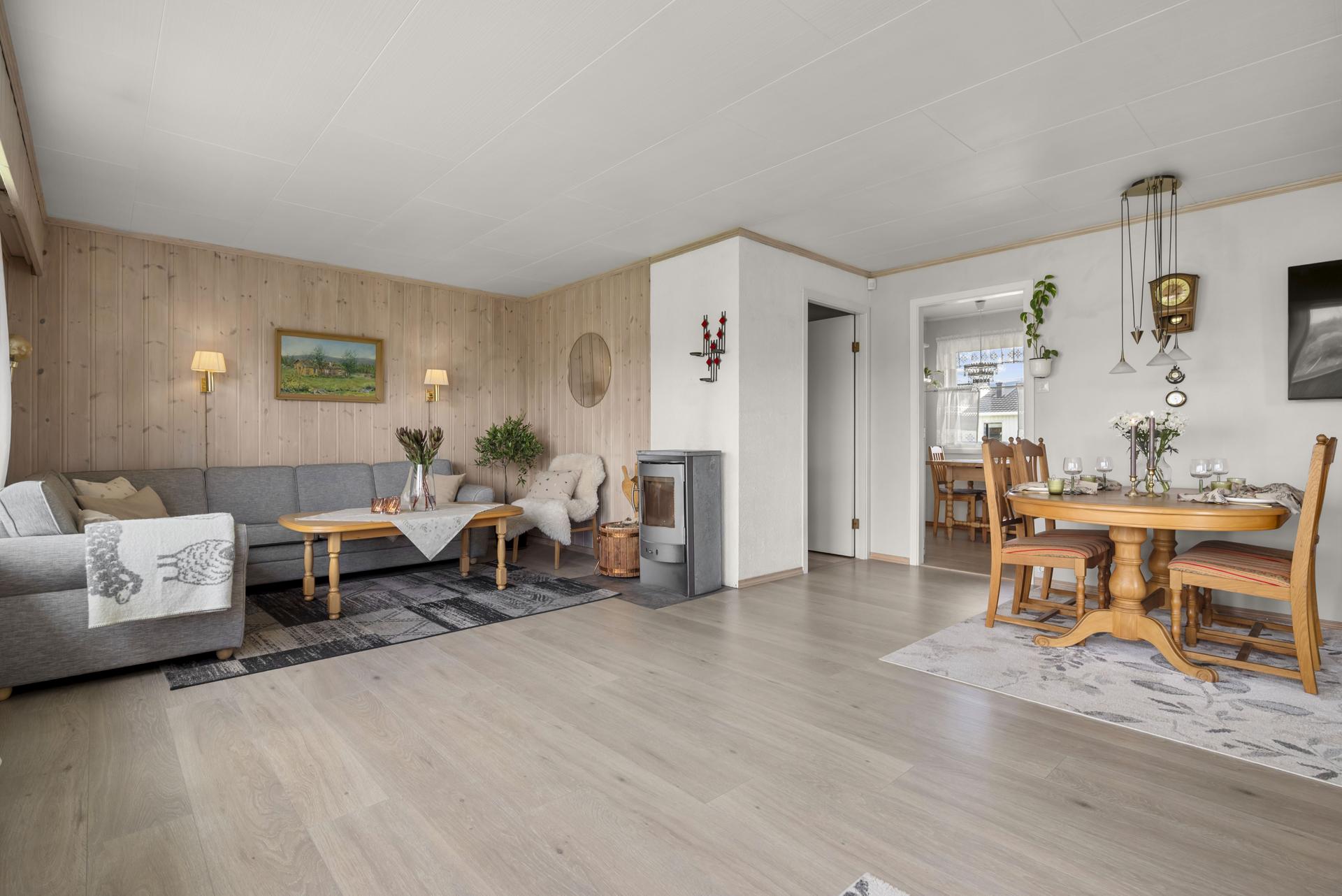 Her presenteres en innholdsrik og velholdt enebolig i et attraktivt boligområde på Gimse!. Bilde nummer 2 av 3