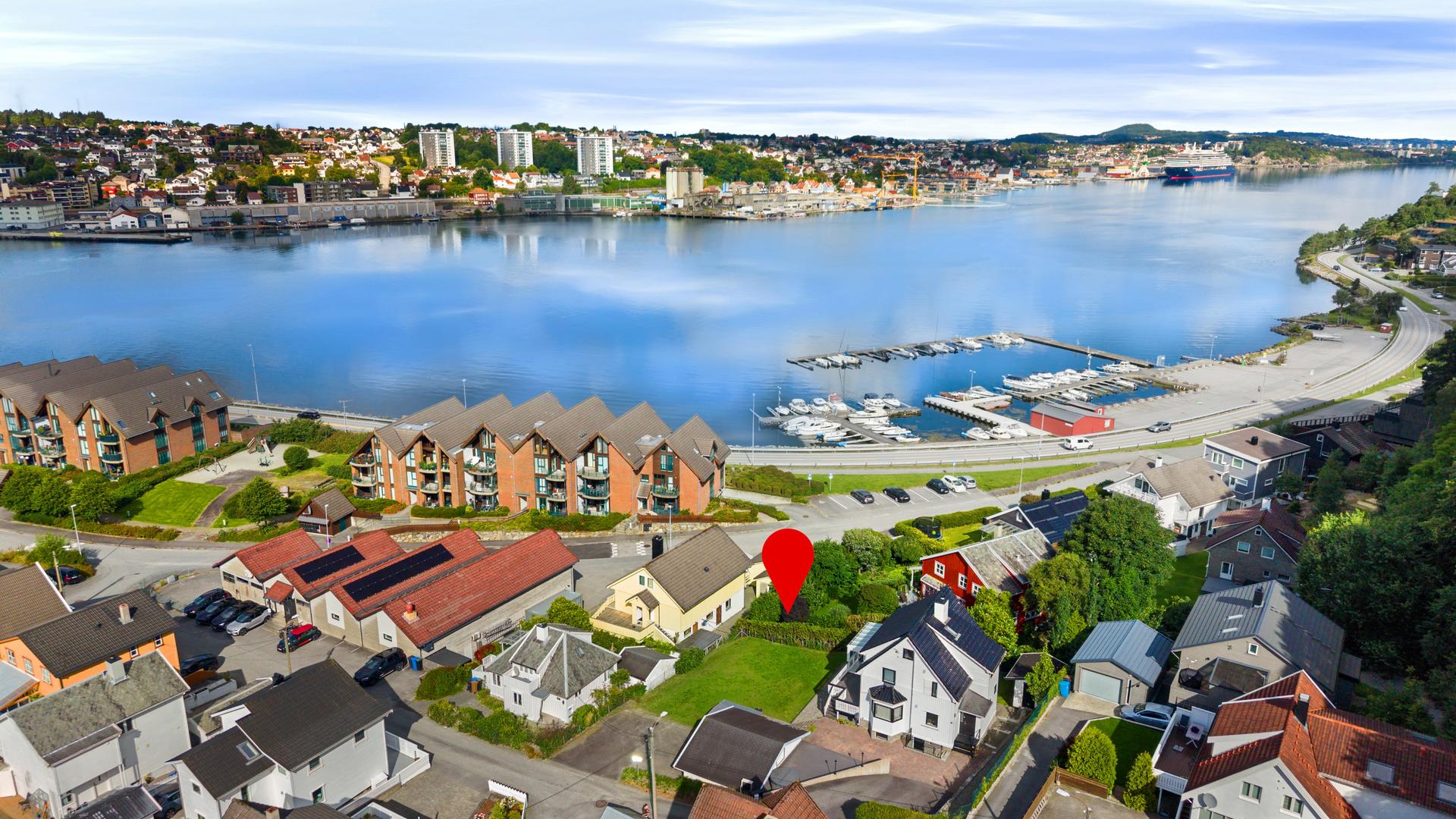 Eiendomsmegler 1 v/Oline Normann presenterer: Sjelden mulighet på Hana | Flott utsikt og nærhet til Gandsfjorden | Kort vei til sentrum og familievennlige omgivelser. Foto: Stian Dirdal.. Bilde nummer 1 av 3