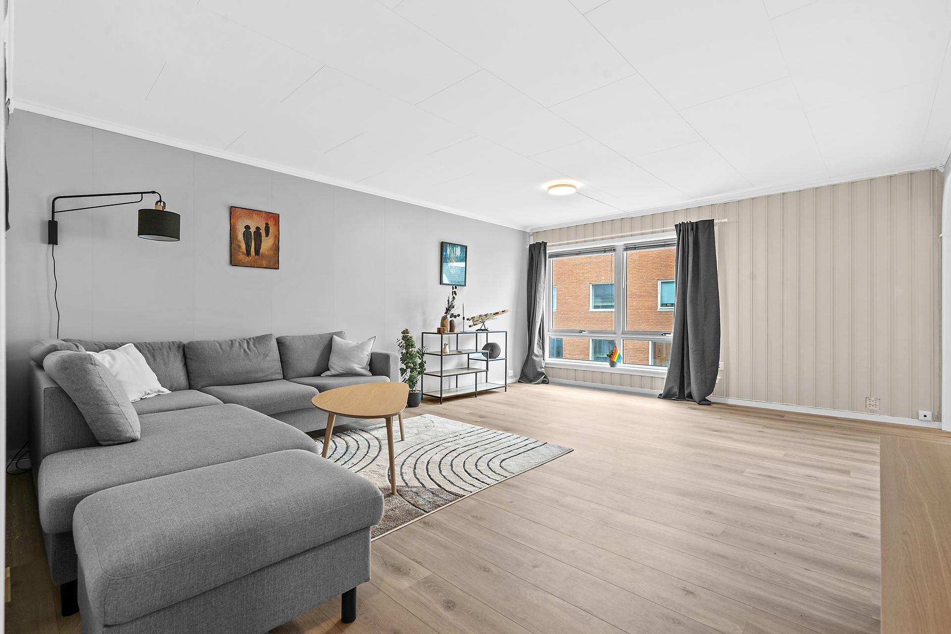 Gjennomgående 3-roms selveierleilighet sentralt i Hammerfest sentrum. Foto: Trygve Hammelbo. Bilde nummer 1 av 3