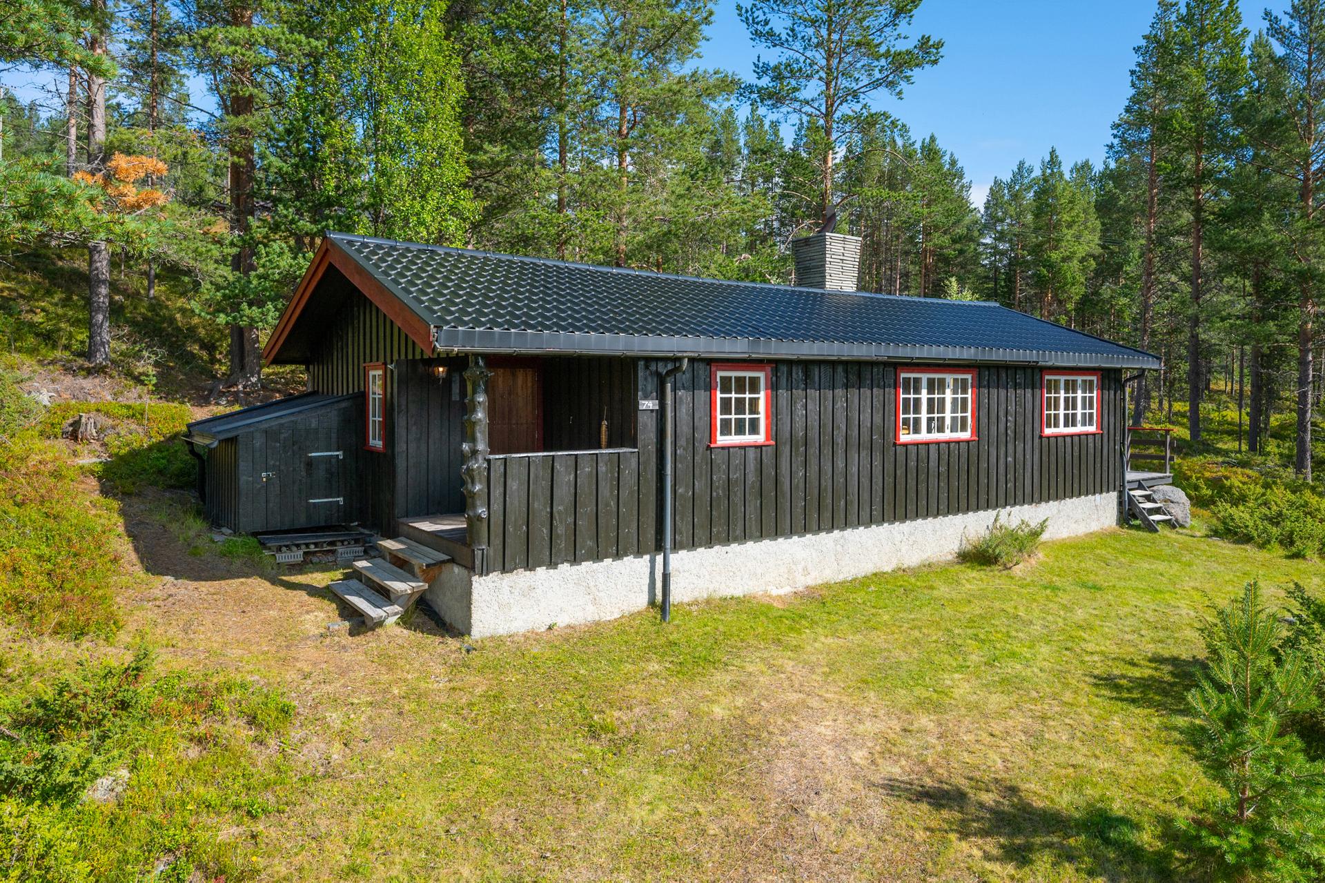 Velkommen til Nyborghaugen 74! Foto: Ivar Flagestad.. Bilde nummer 1 av 3