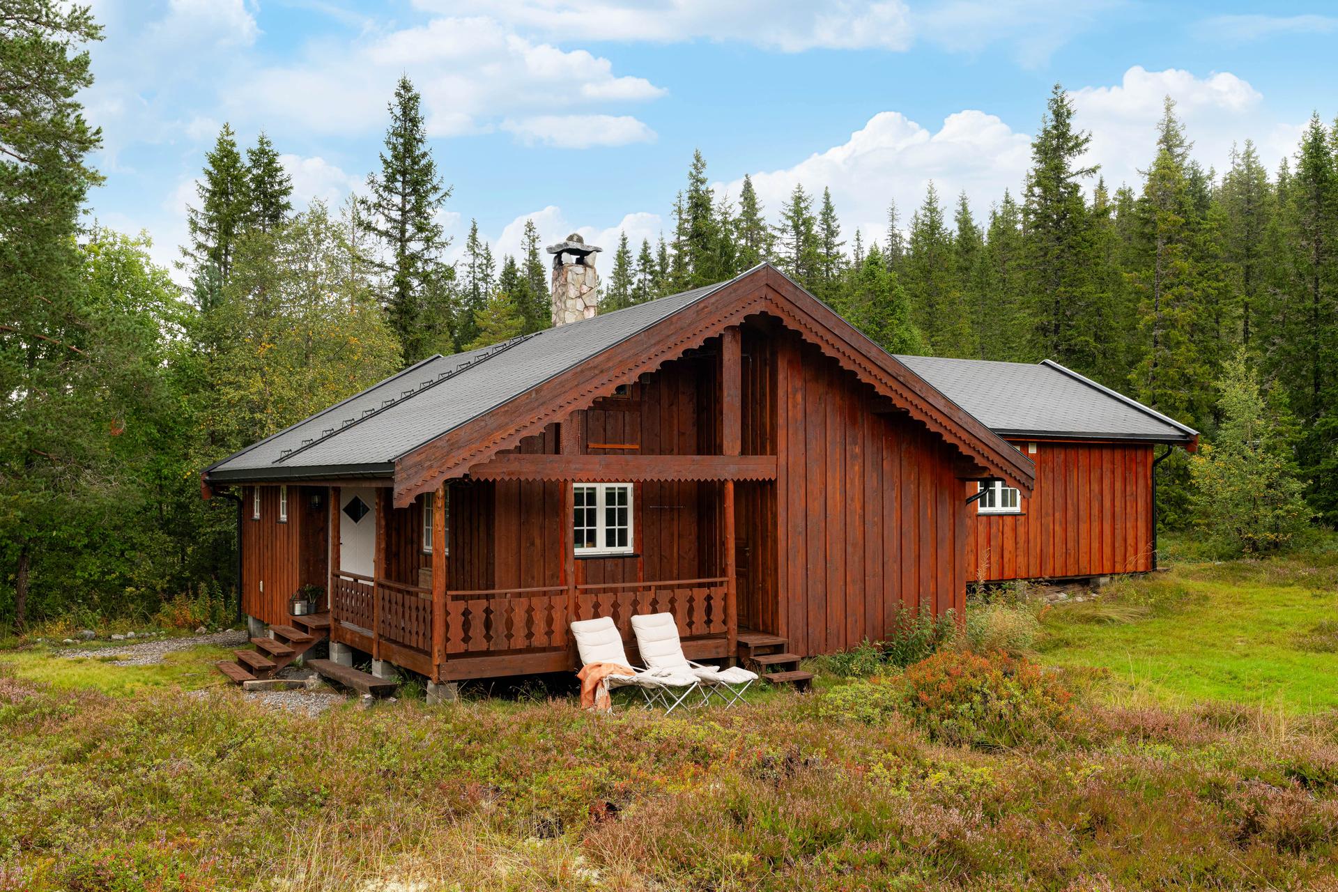 EiendomsMegler 1 v/Halvor Østerli presenterer Flugonvegen 358! 

Koselig og lun hytte med nydelig beliggenhet ca. 749,1 m.o.h. omkranset av vakker natur.. Bilde nummer 1 av 3