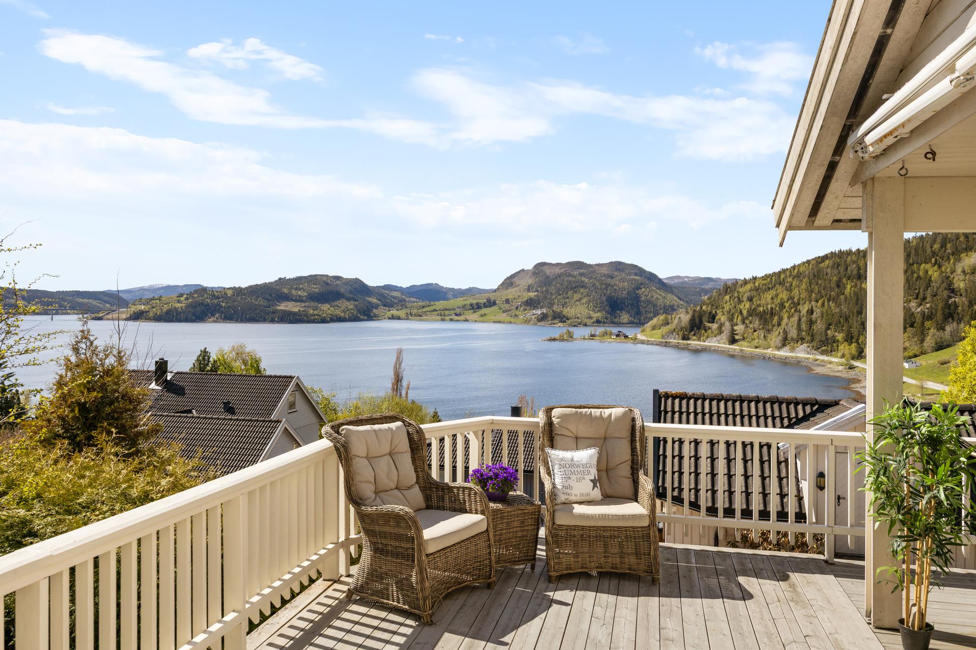 Eiendommen har vakker utsikt til Beitstadfjorden! . Bilde nummer 2 av 3