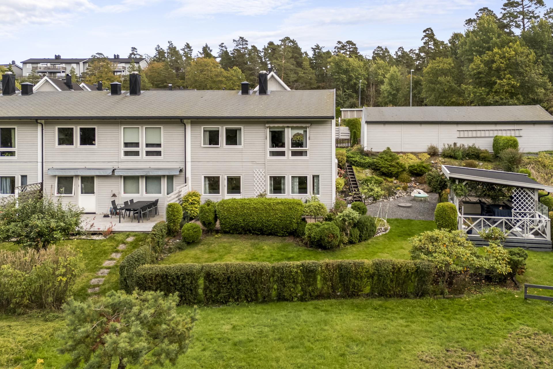 Velkommen til Rødstrupeveien 23! Foto:  Fotoetcetera AS. Bilde nummer 1 av 3