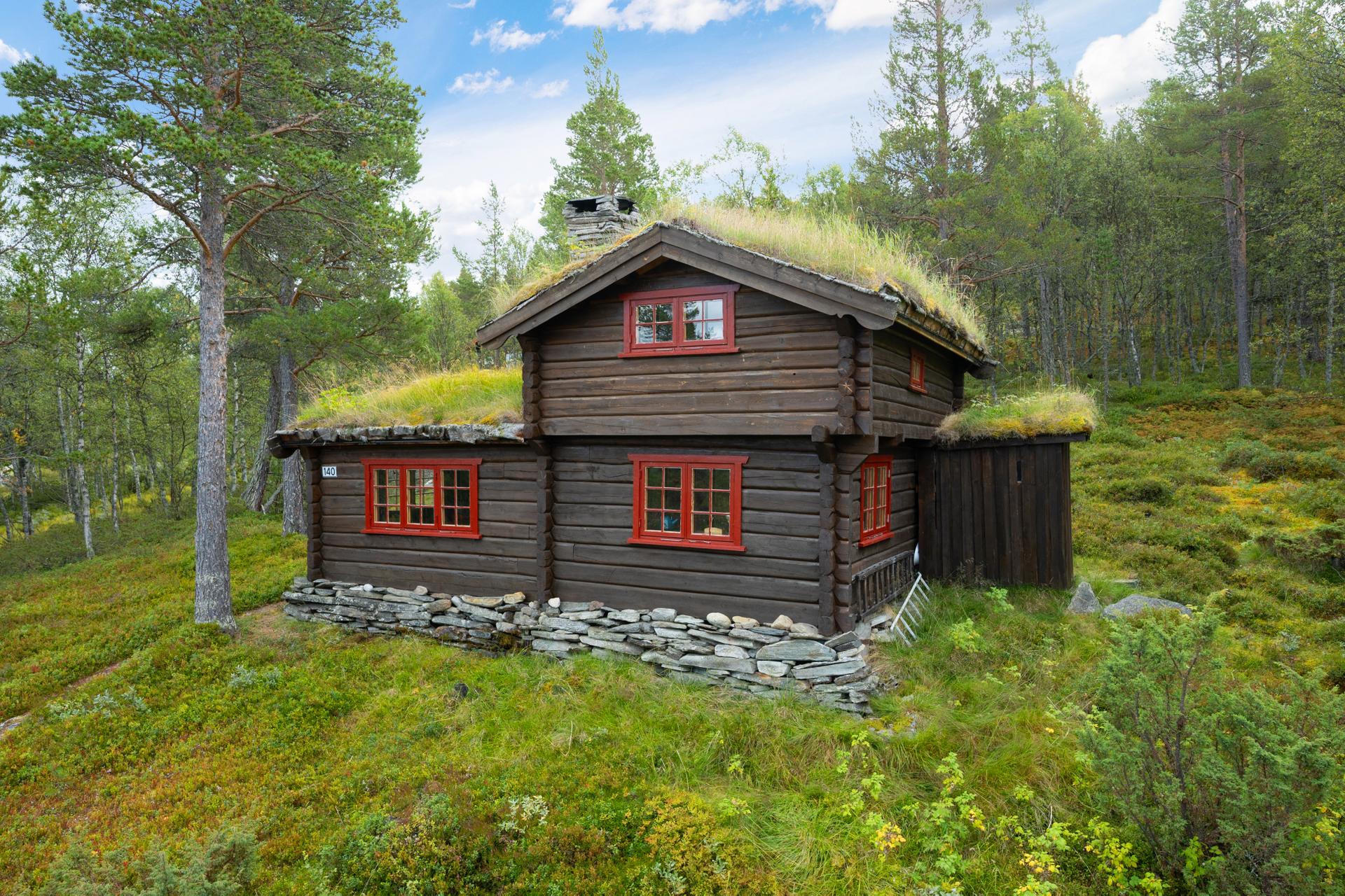 Velkommen til Roavegen 140! Foto: Ivar Flagestad.. Bilde nummer 1 av 3