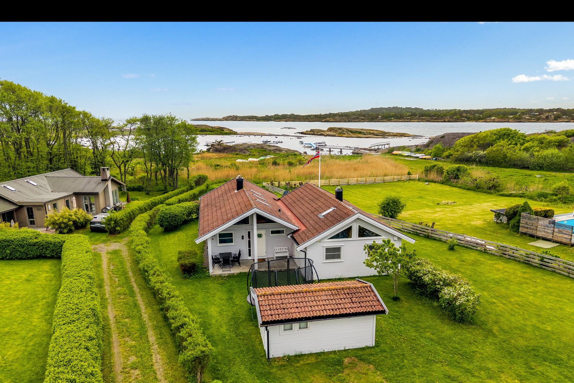 Velkommen til Nalumstranda 173! Foto: Karl Filip Østmoen Kronstad

. Bilde nummer 1 av 3