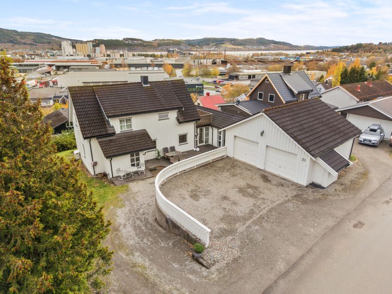 Høvdingvegen 21