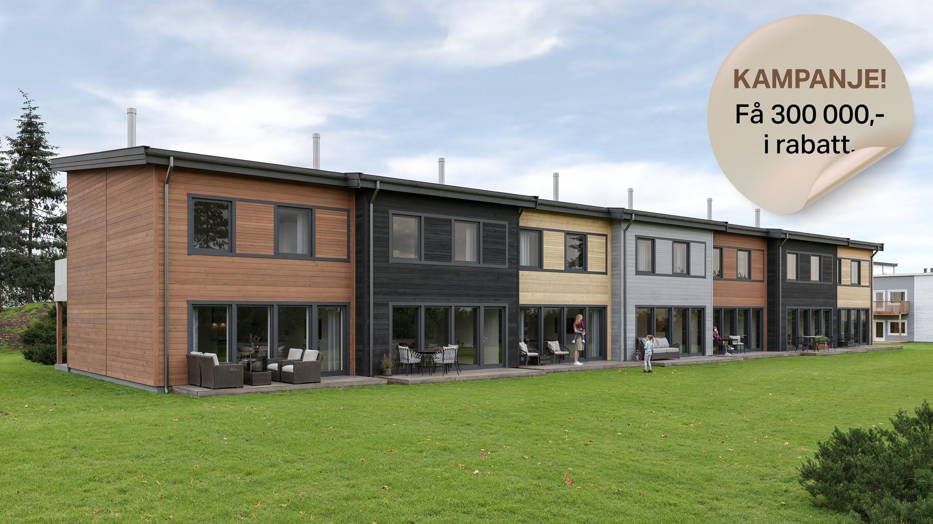 Utgang til solrik hage hvor en kan lage sin uteplass med sittegrupper og lek. . Bilde nummer 1 av 3