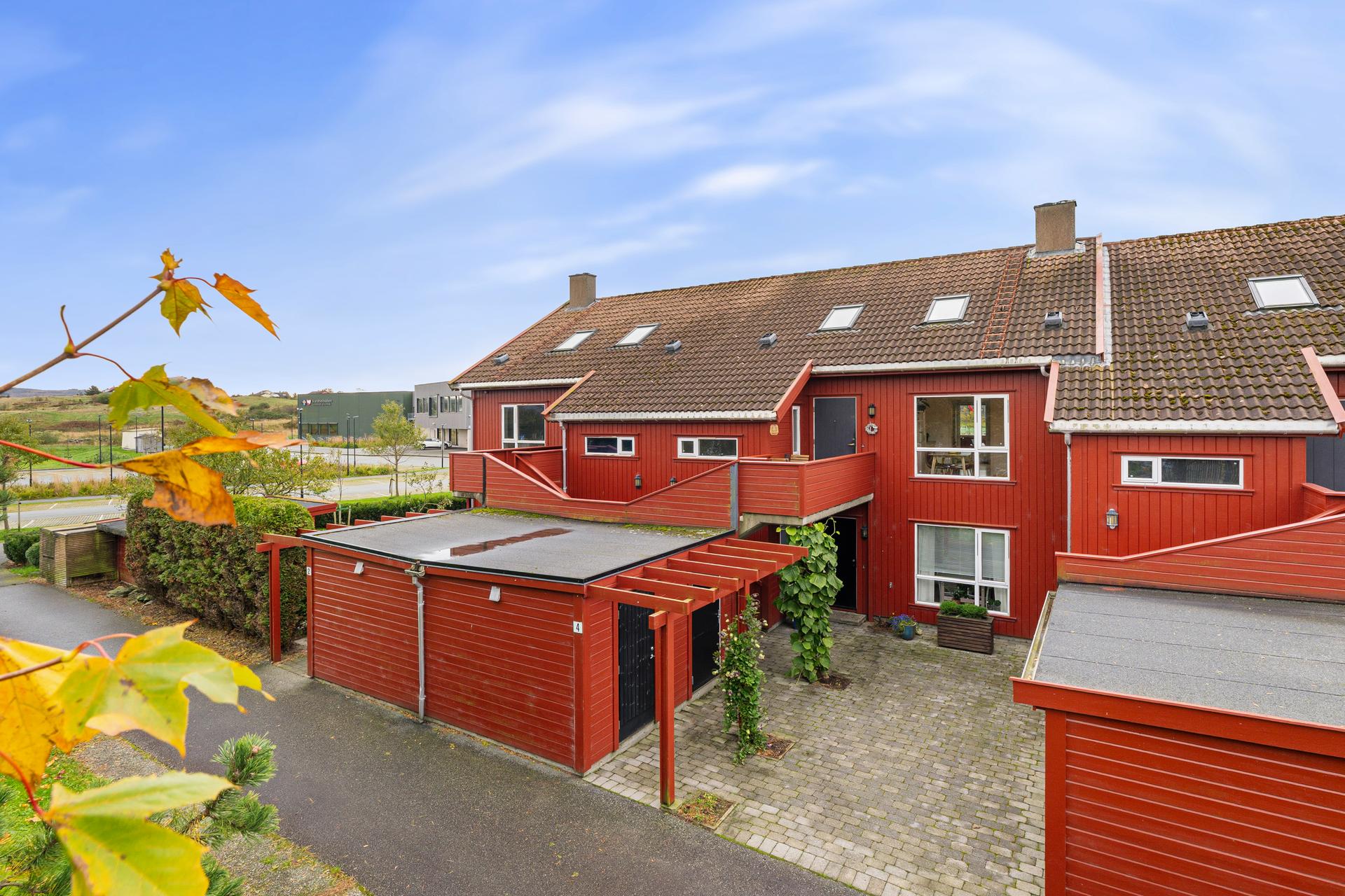Rekkehus over to plan i et veletablert og barnevennlig boligområde på Bryne.. Bilde nummer 2 av 3