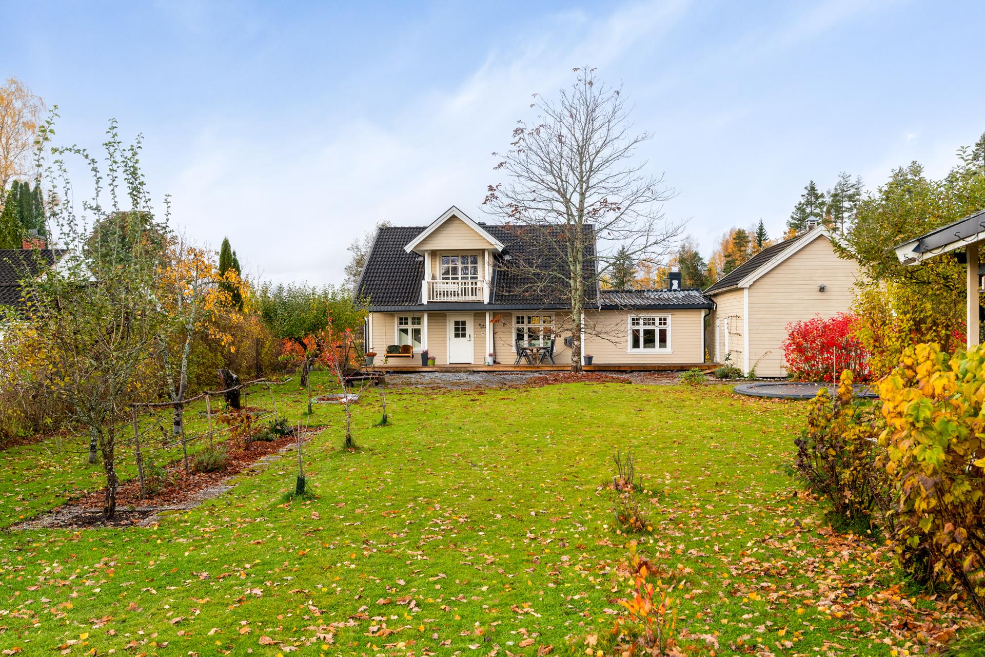 EiendomsMegler1 v/Halvor Østerli presenterer Gåsefetvegen 9. Foto: Inbovi. Bilde nummer 1 av 3