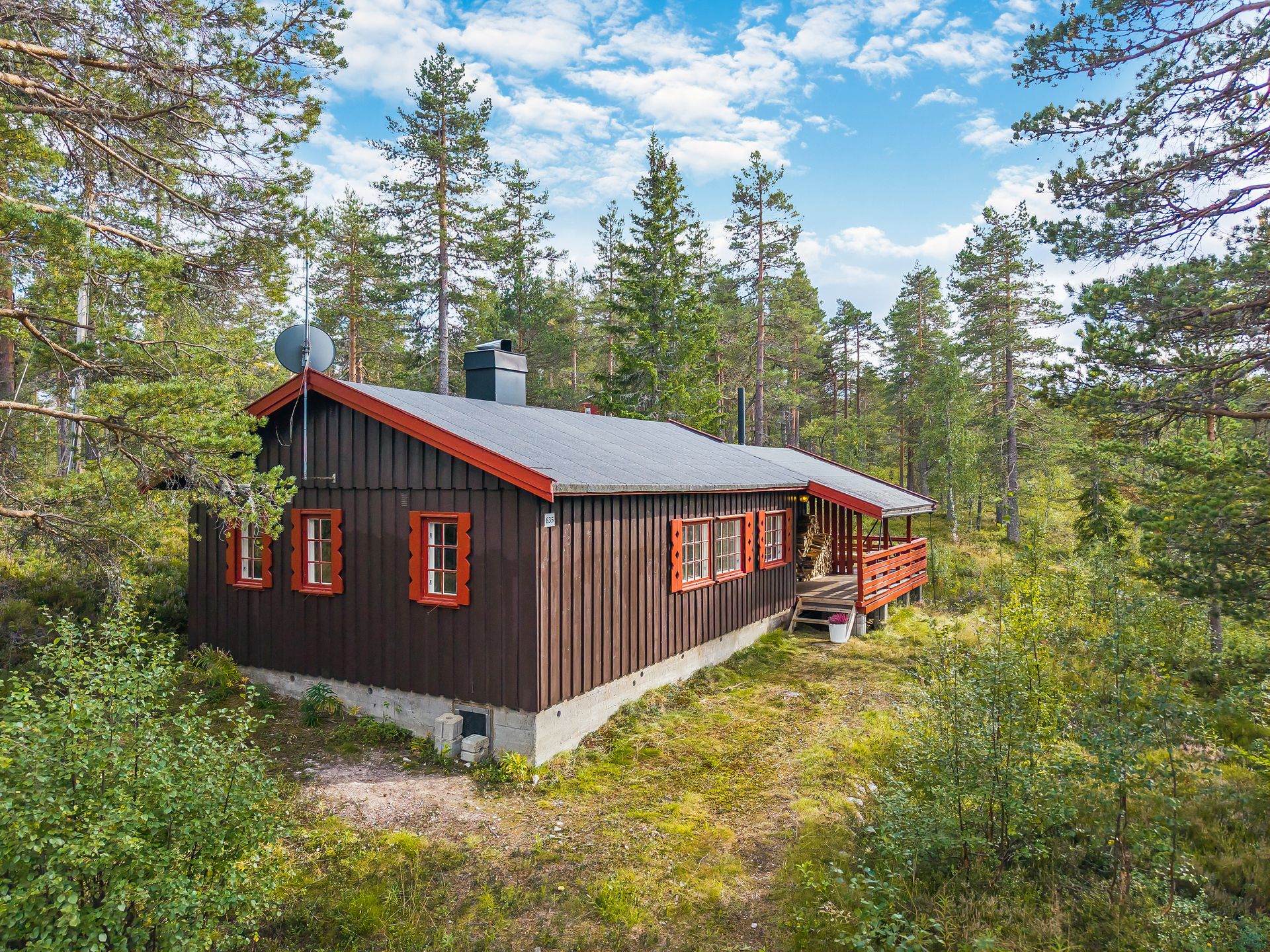 Søre Blevegen 635 er en sjarmerende fritidseiendom, stille og fredelig beliggende, like før krysset når man kommer opp på Søre Blefjell. . Bilde nummer 3 av 3