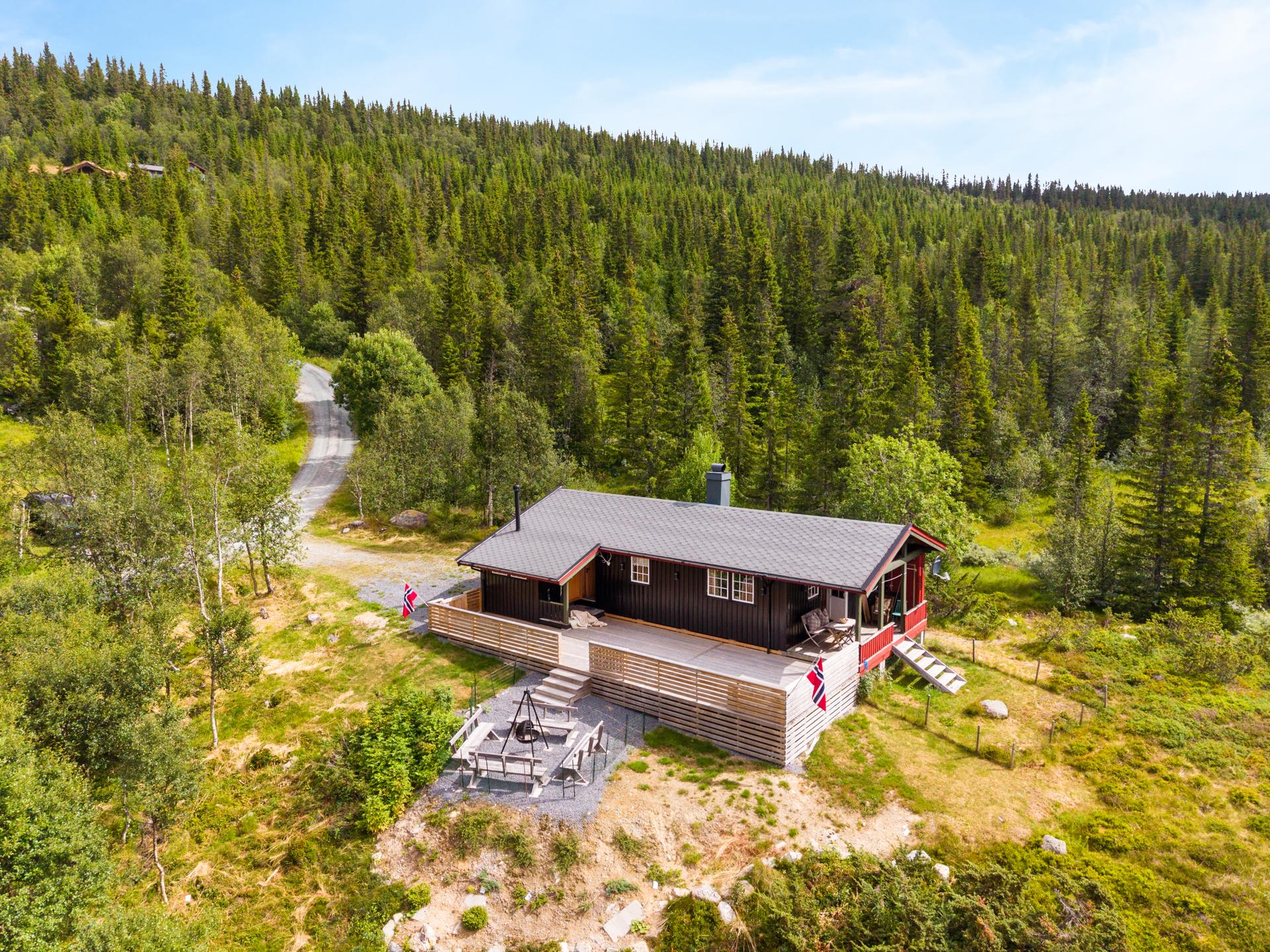 EiendomsMegler1 ved Halvor Østerli ønsker velkommen til Nøtingen 23!     Foto Inbovi . Bilde nummer 1 av 3