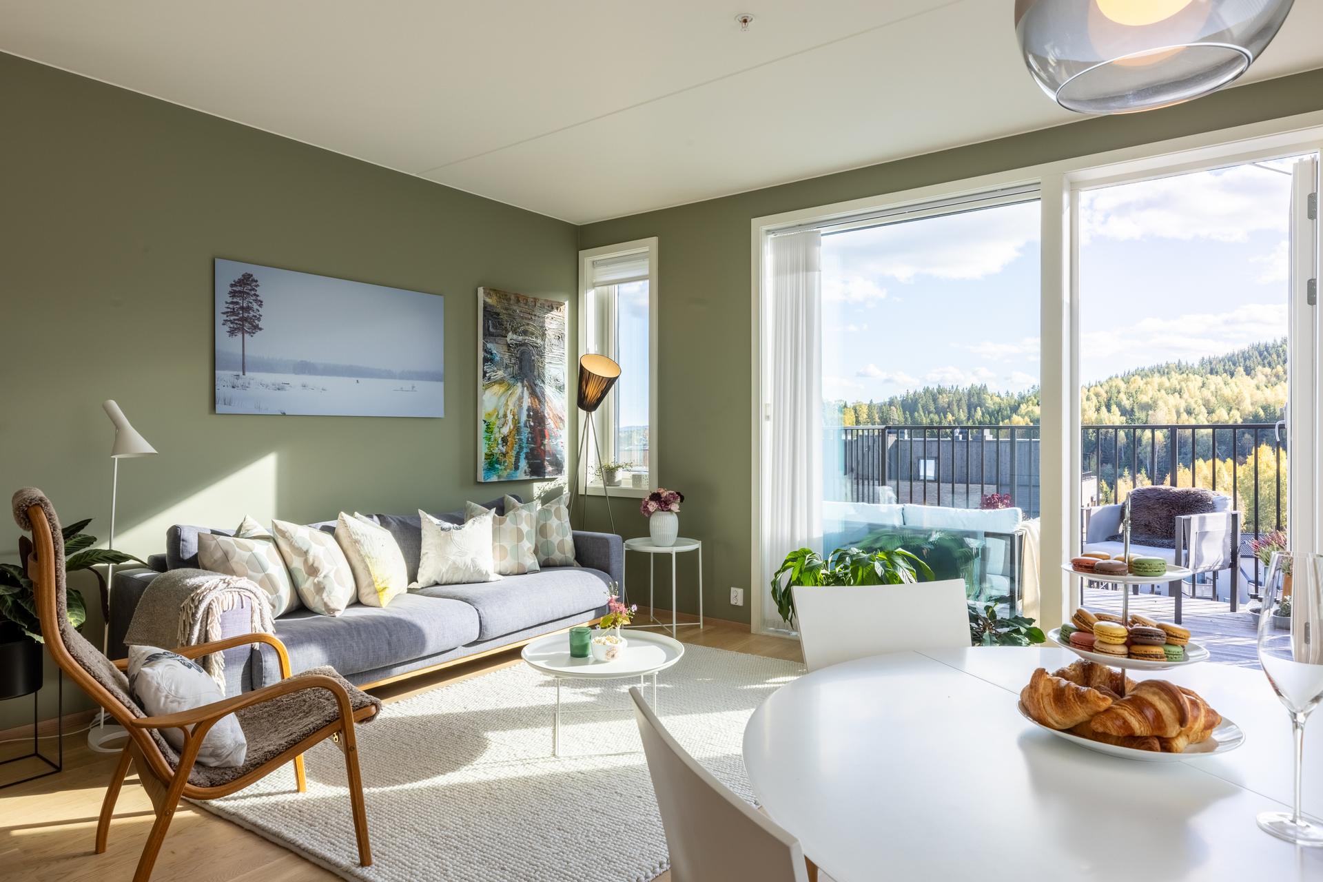 Vannbåren gulvvarme og balansert ventilasjon gir et komfortabelt og energieffektivt inneklima . Bilde nummer 3 av 3