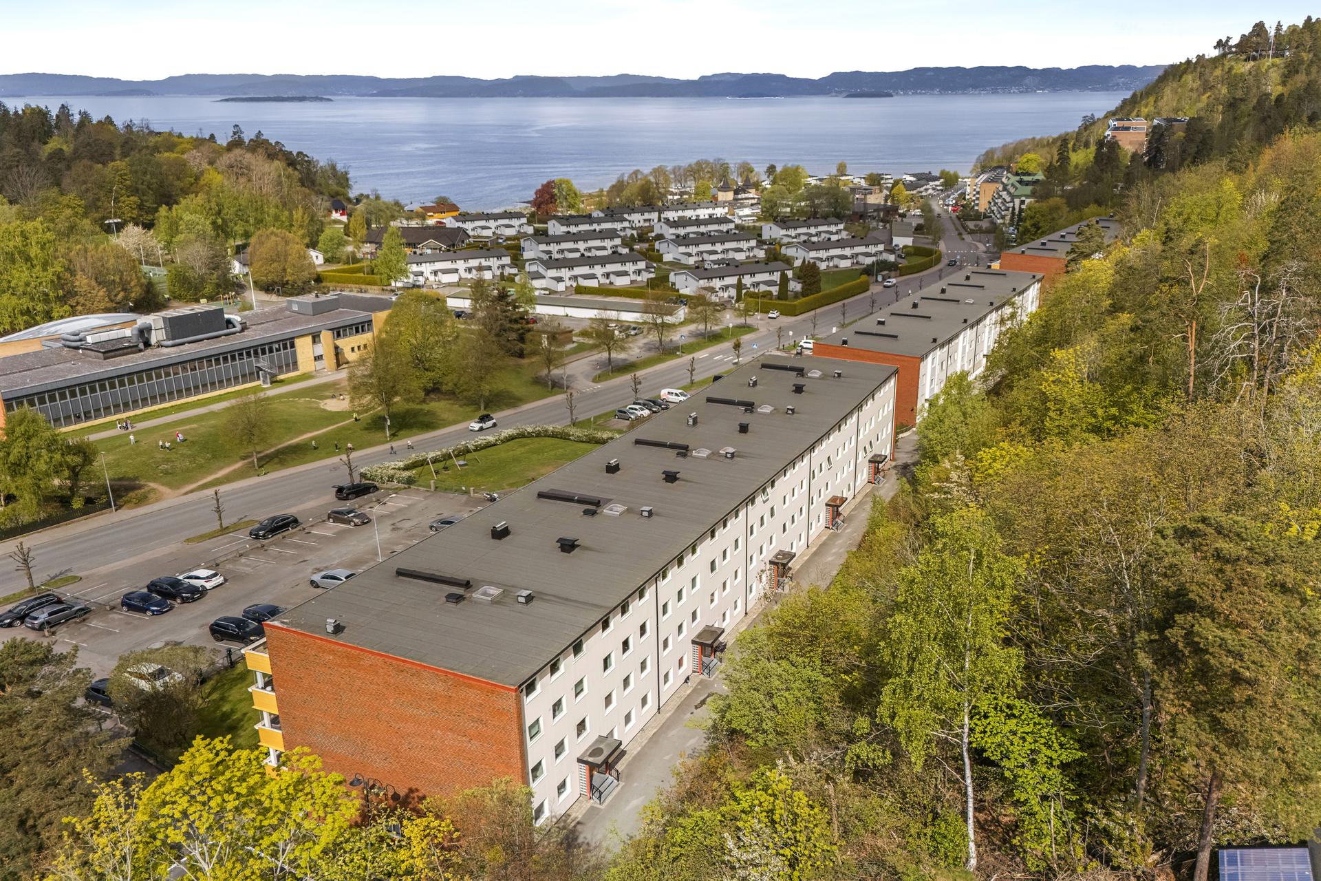 I Refsnesalleen bor man tett på sjøen i naturskjønne omgivelser!. Bilde nummer 3 av 3