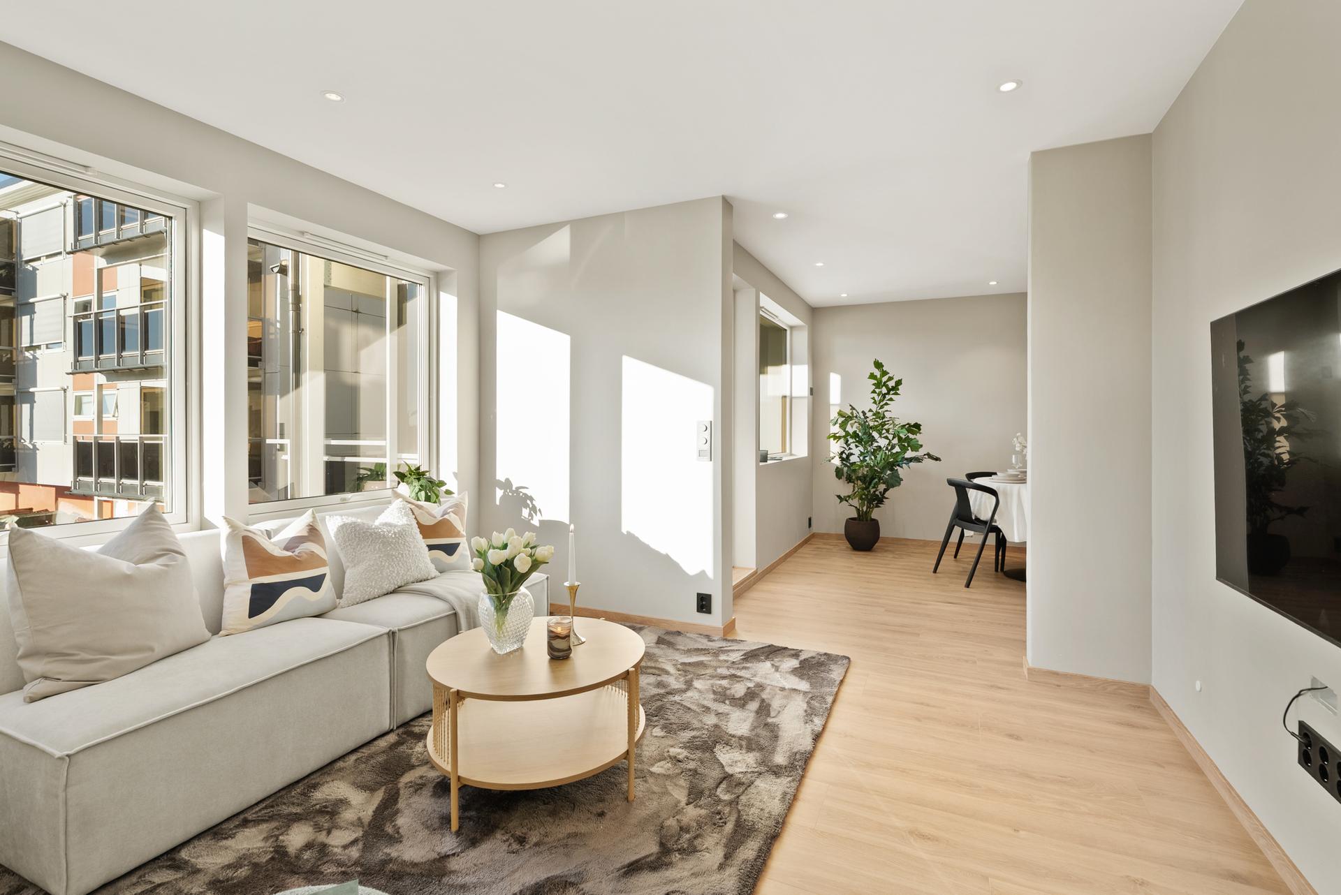 EiendomsMegler1 v/ Mathias Olsen har gleden av å presentere Leif Aunes vei 6D! Rålekker og moderne 3-roms med høy standard.
 Foto: LEEL. Bilde nummer 1 av 3
