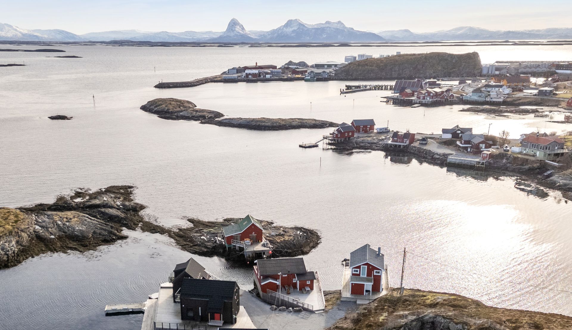 Eiendomsmegler 1 v/Gisle Kallestad har gleden av å presentere Hamnholmveien 45
Foto: EFKT. Bilde nummer 1 av 3