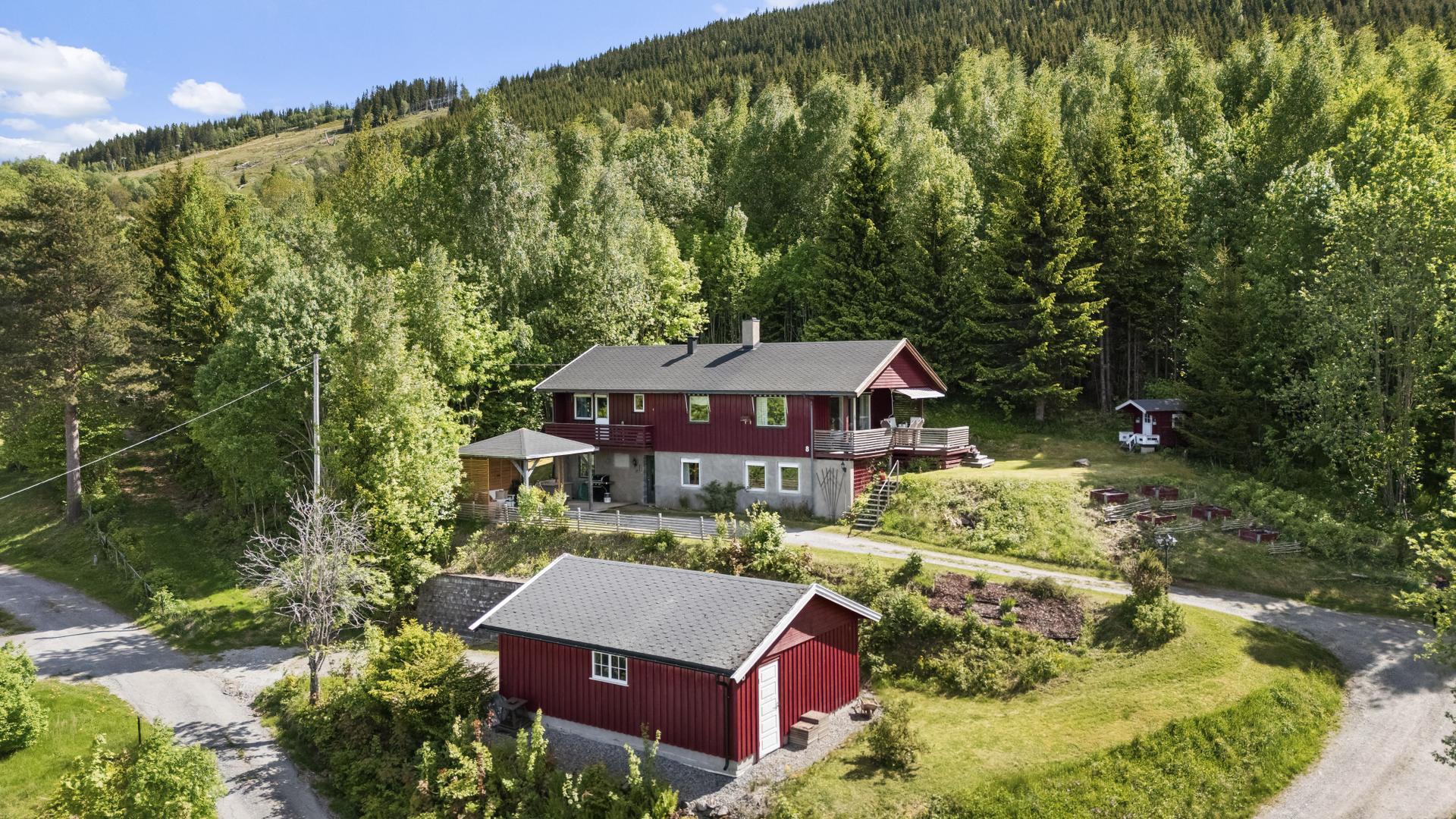 Velkommen til Røsrudvegen 8! Foto: Image Day AS.. Bilde nummer 1 av 3