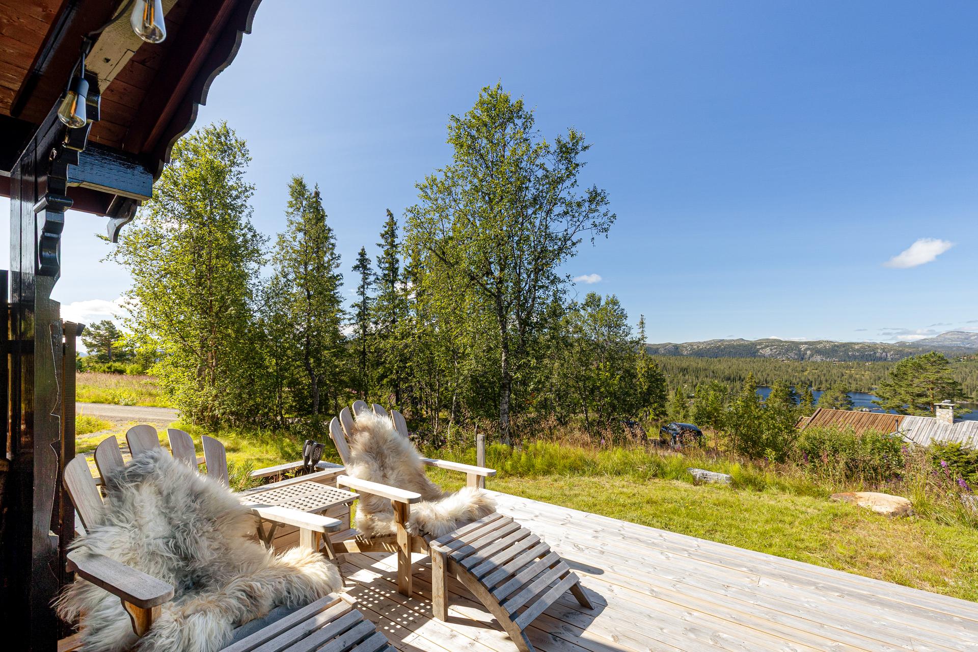 Fritidsbolig på Gvålsheia i Tuddal | Usjenert med utsikt mot Toskjærvatn | 3 sov, oppgradert kjøkken, innlagt vann/avløp. Bilde nummer 2 av 3