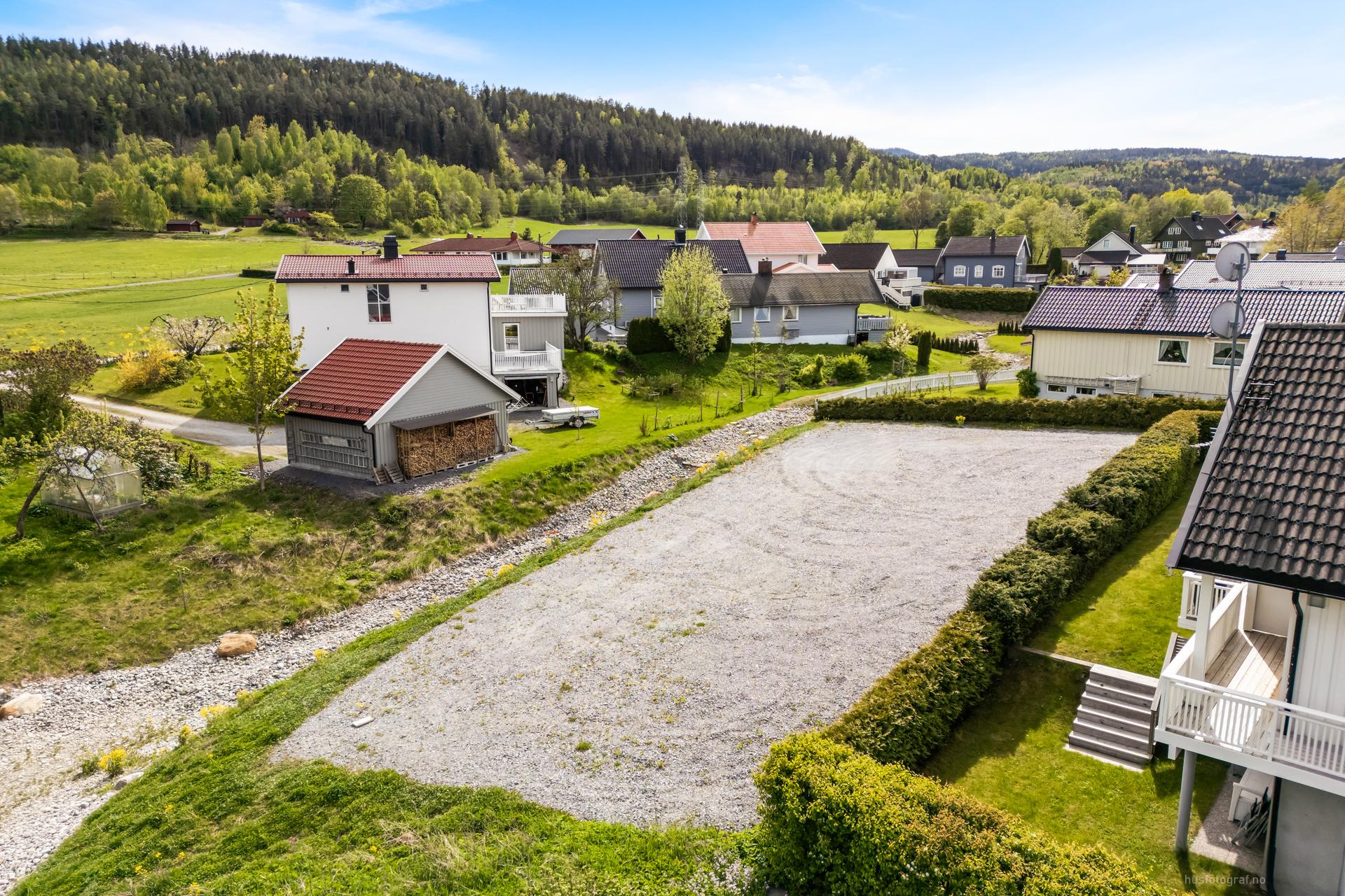 Kort gangavstand til flotte turmuligheter i marka, sommer som vinter. . Bilde nummer 3 av 3