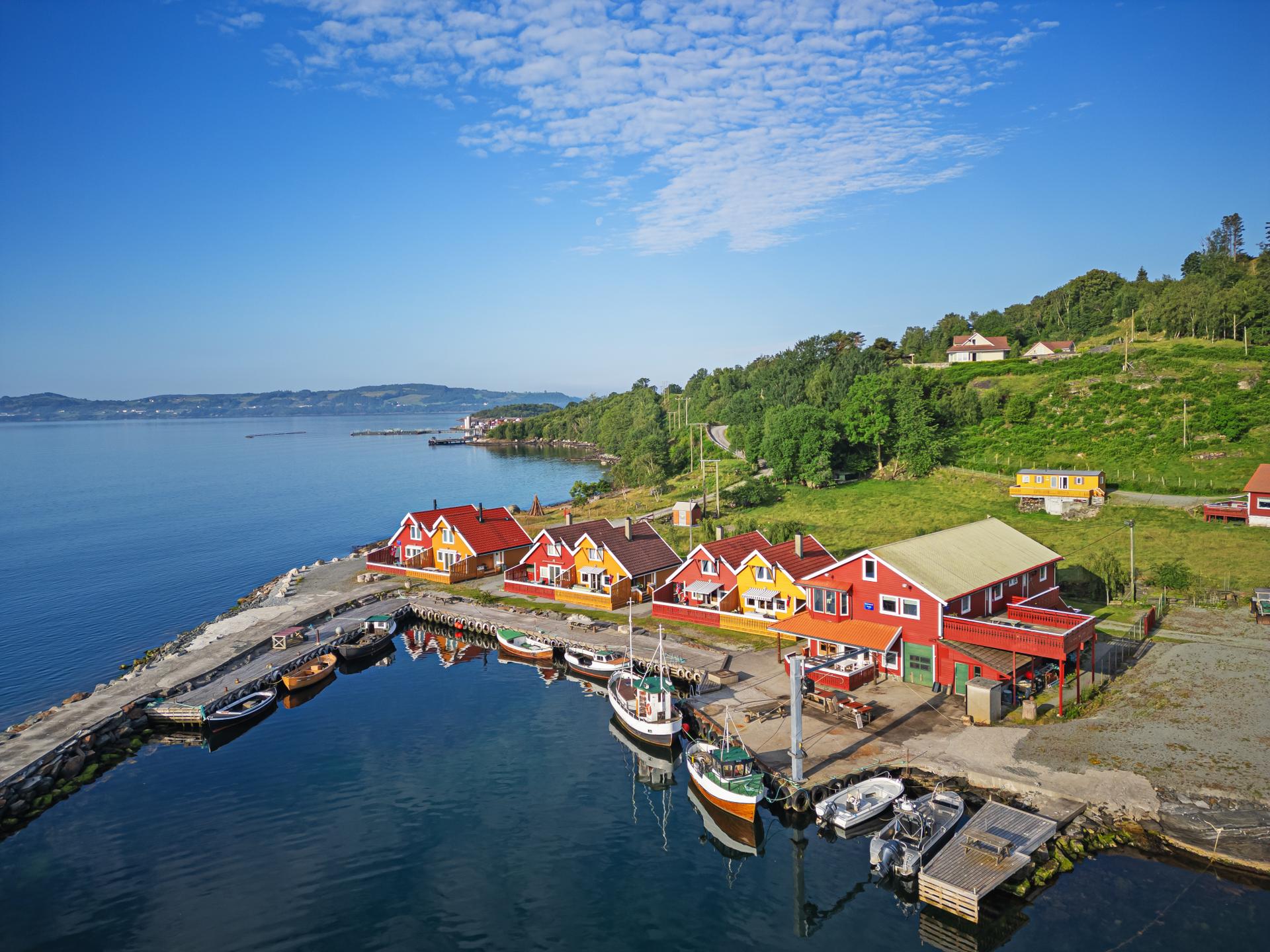 Helgøy Brygge - Herlig Ryfylkeidyll . Bilde nummer 2 av 3