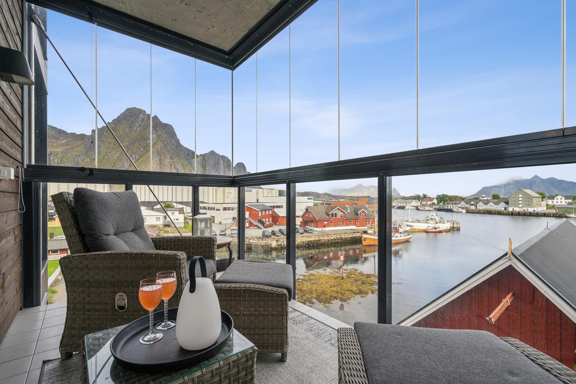 Flott og romslig leilighet fra 2020 beliggende ved havnepromenaden i Svolvær.. Bilde nummer 3 av 3