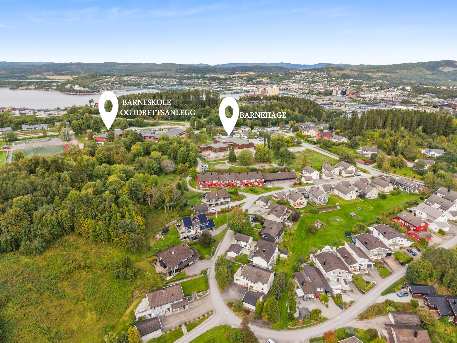 Pen treromsleilighet med barnevennlig beliggenhet i gangavstand til barnehage, barneskole og idrettsanlegg. . Bilde nummer 3 av 3