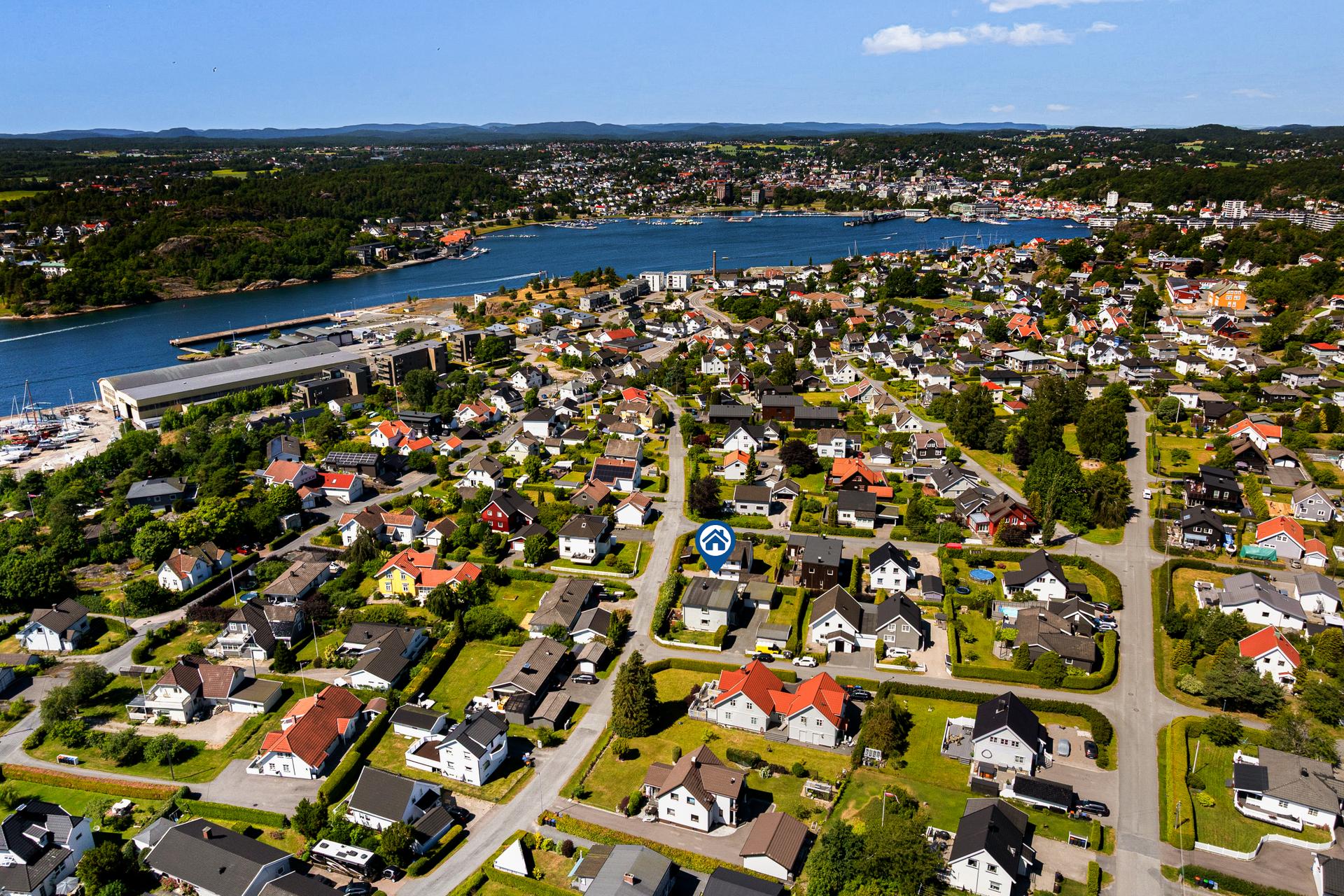 Det er kort gangavstand til Skagerak International School og til den barneskolen på Vesterøya. Bilde nummer 3 av 3