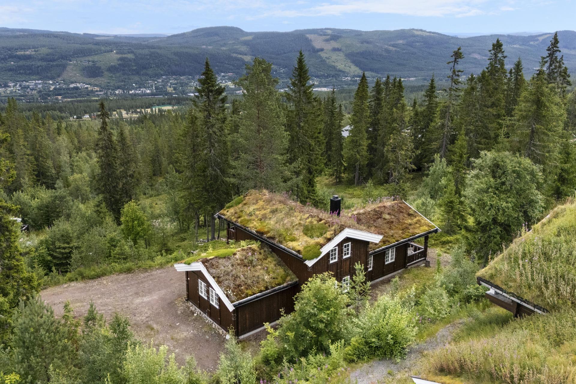 Beliggende i Trysilfjellet med umiddelbar nærhet til både langrennsløyper og alpinanlegg.. Bilde nummer 3 av 3