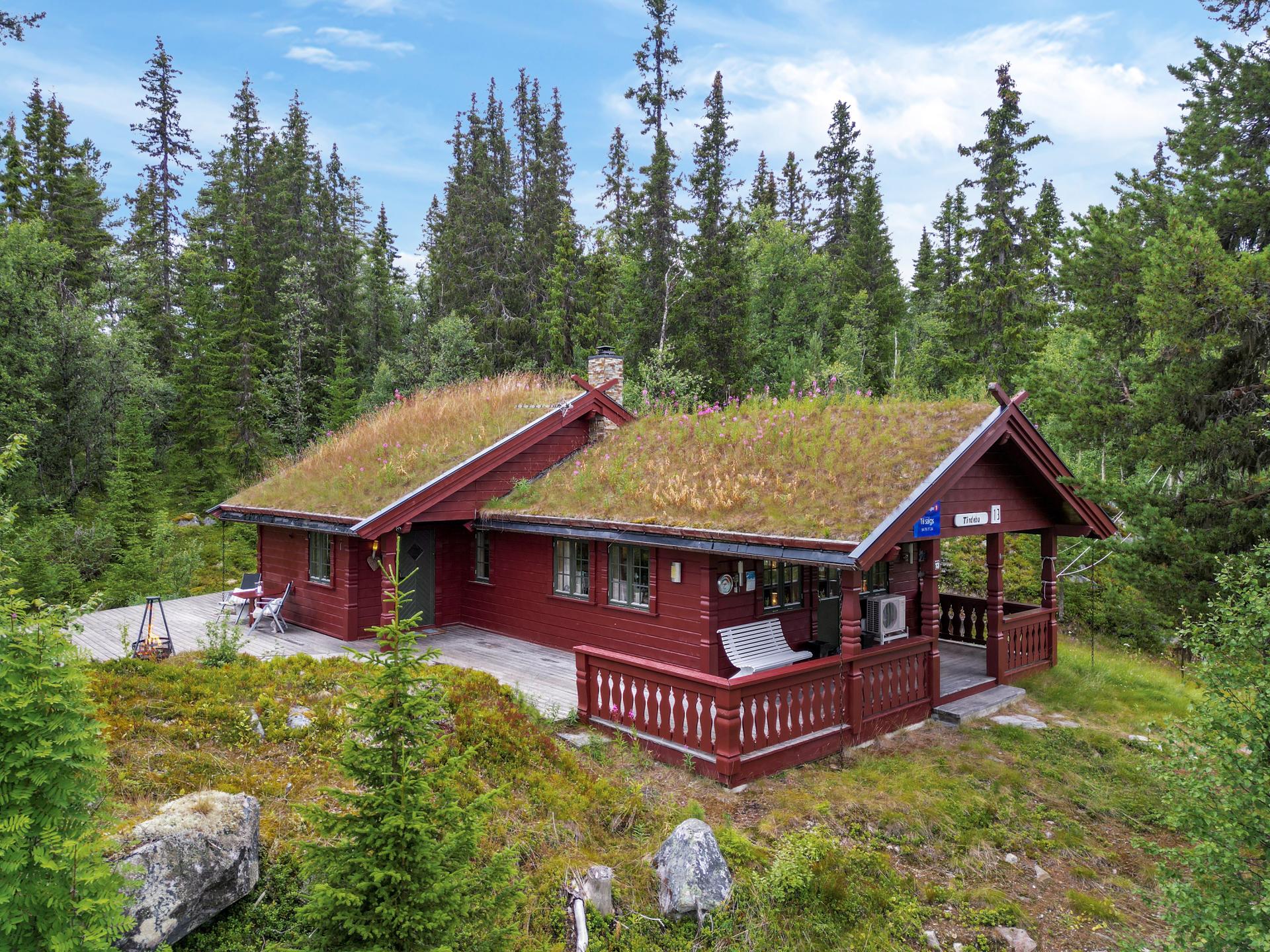 EiendomsMegler 1 v/Guro Borsodi Bakka presenterer Tindefjellvegen 13! 
Foto: Inbovi.. Bilde nummer 1 av 3