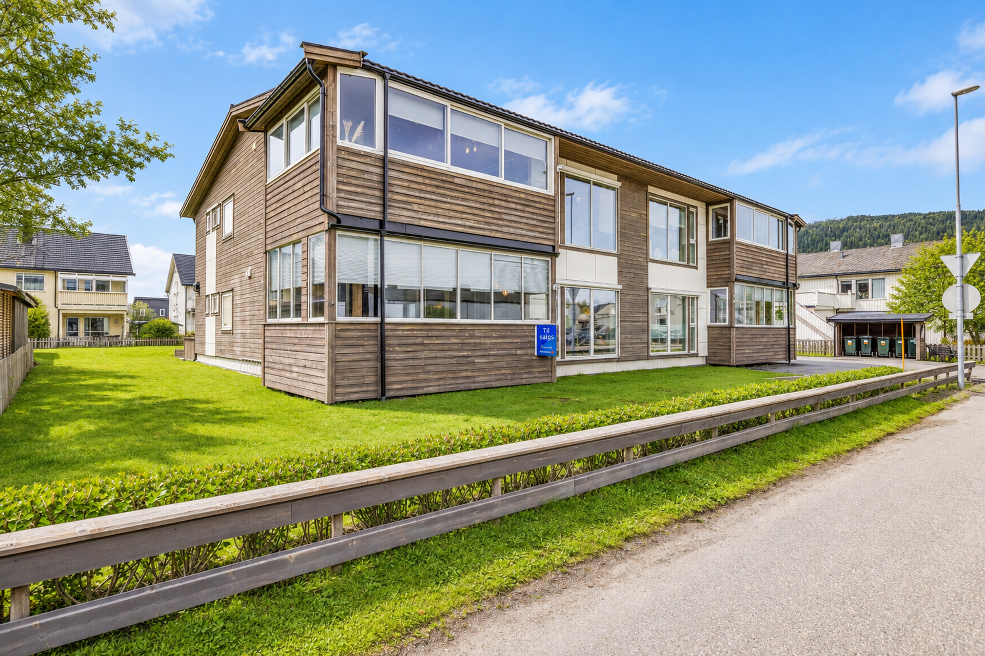 Leiligheten har god tilgjengelighet med enkel adkomst uten trapper. Borettslaget består av 10 leiligheter. . Bilde nummer 3 av 3